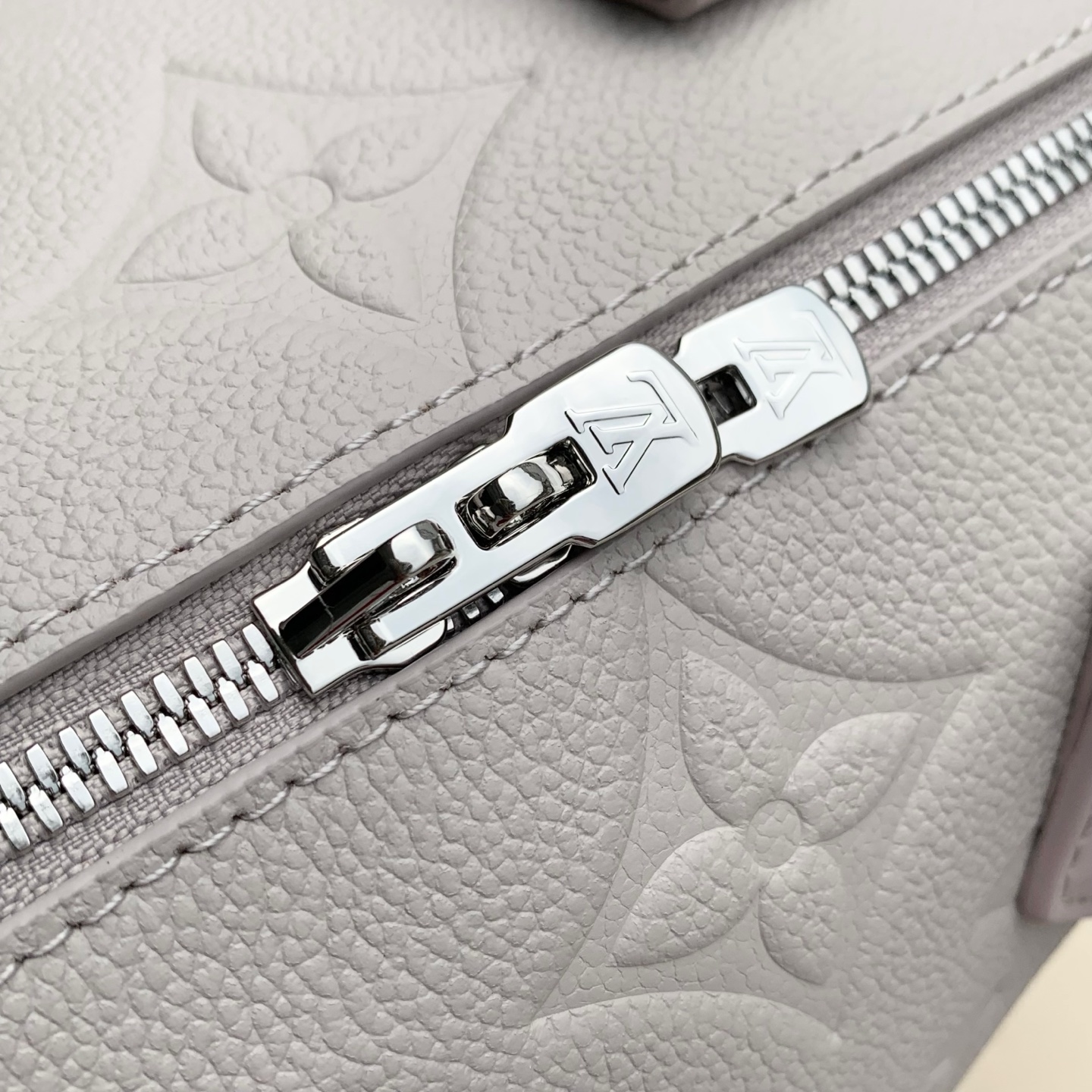 LV 一比一 M28343 白粉拼色壓紋 Nano Speedy 迷你手提斜背包 女款高端精品小包| 11 LV 一比一 M28343 白粉拼色壓紋 Nano Speedy 迷你手提斜背包 女款高端精品小包