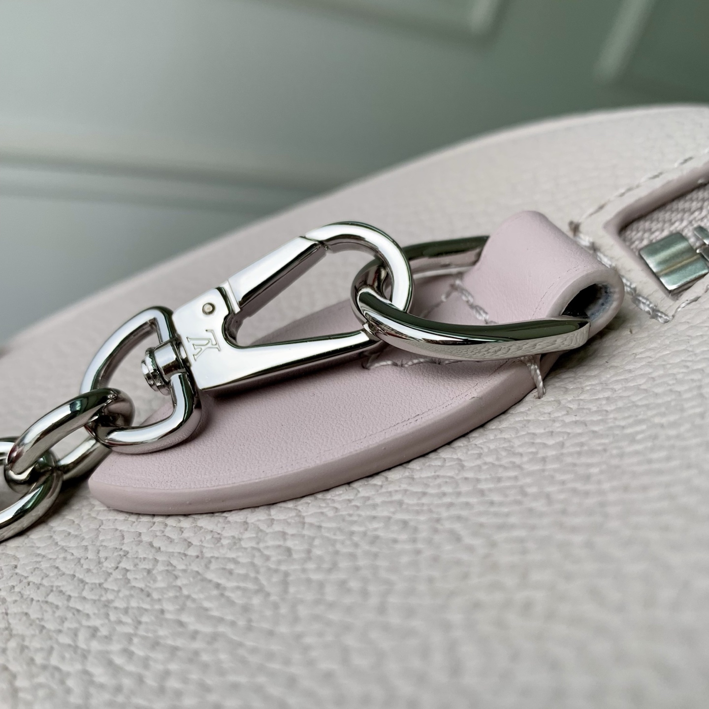 LV 一比一 M28343 白粉拼色壓紋 Nano Speedy 迷你手提斜背包 女款高端精品小包| 10 LV 一比一 M28343 白粉拼色壓紋 Nano Speedy 迷你手提斜背包 女款高端精品小包