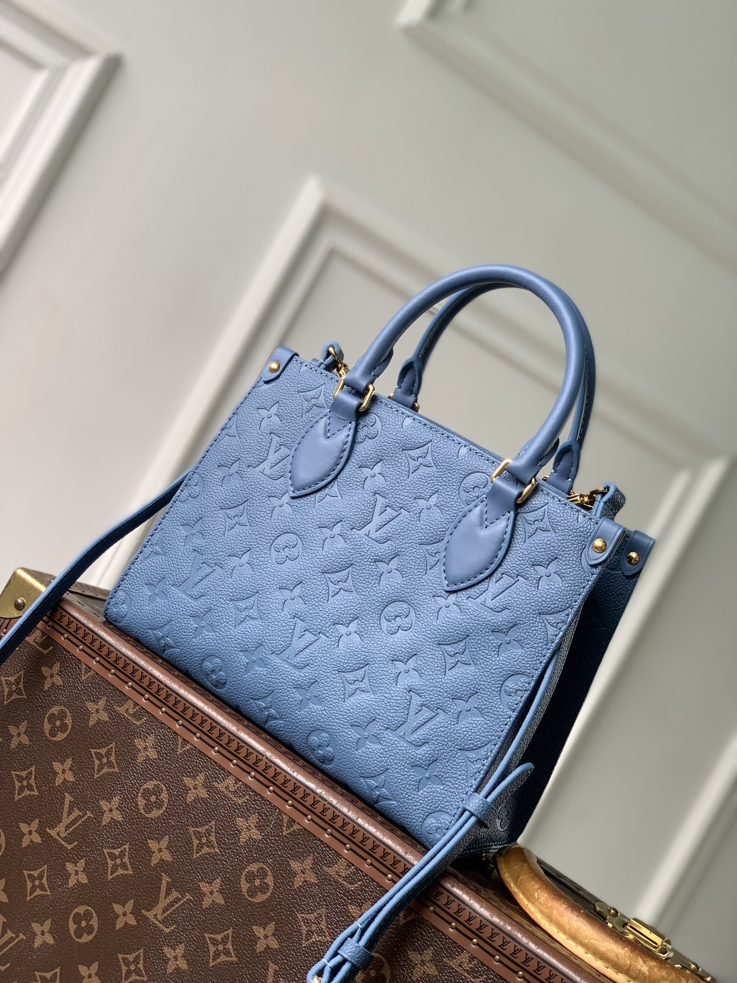 LV 原單 M28181 藍色壓紋 Monogram 手提包 女款中型單肩斜背包 通勤精品款| 13 LV 原單 M28181 藍色壓紋 Monogram 手提包 女款中型單肩斜背包 通勤精品款