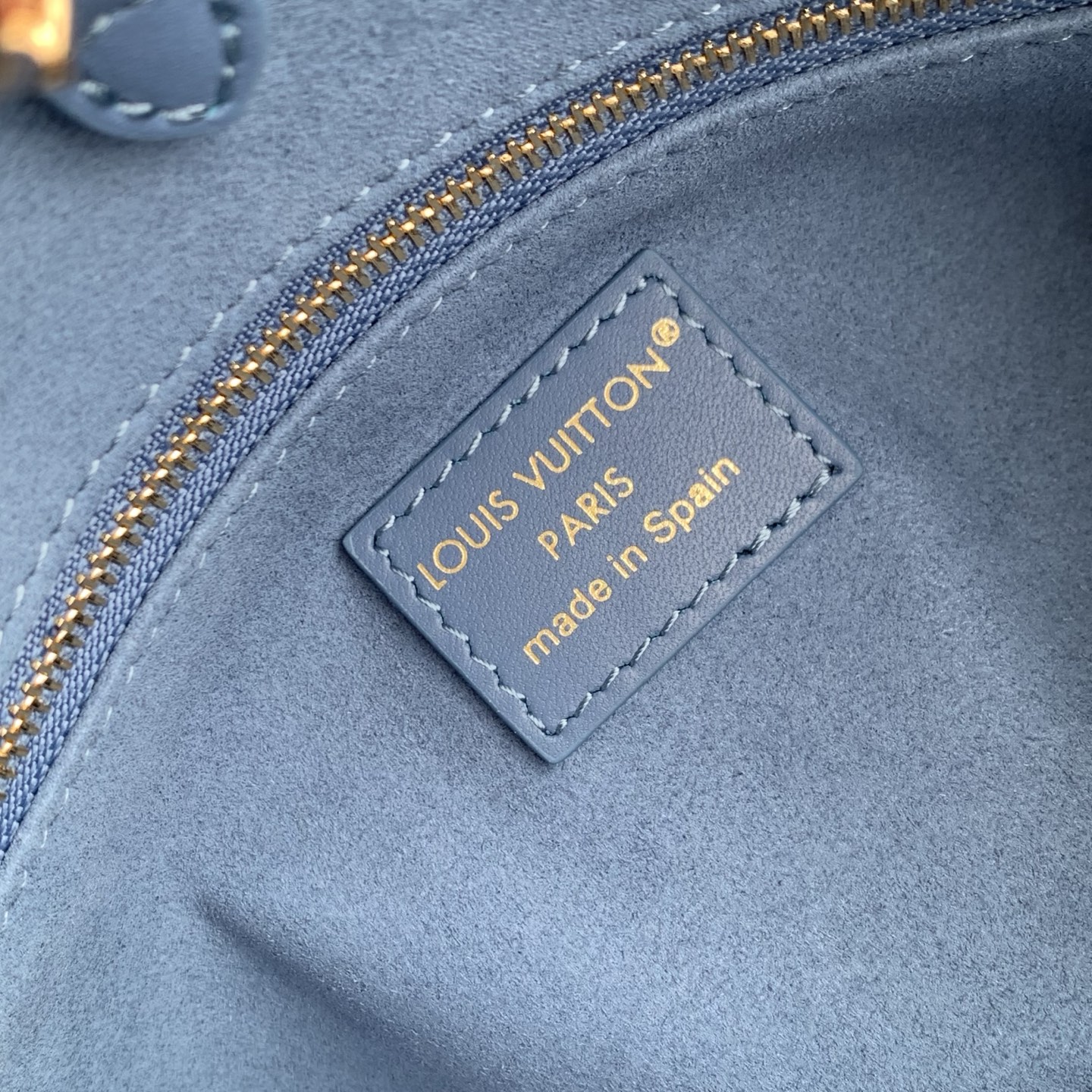 LV 原單 M28181 藍色壓紋 Monogram 手提包 女款中型單肩斜背包 通勤精品款| 7 LV 原單 M28181 藍色壓紋 Monogram 手提包 女款中型單肩斜背包 通勤精品款