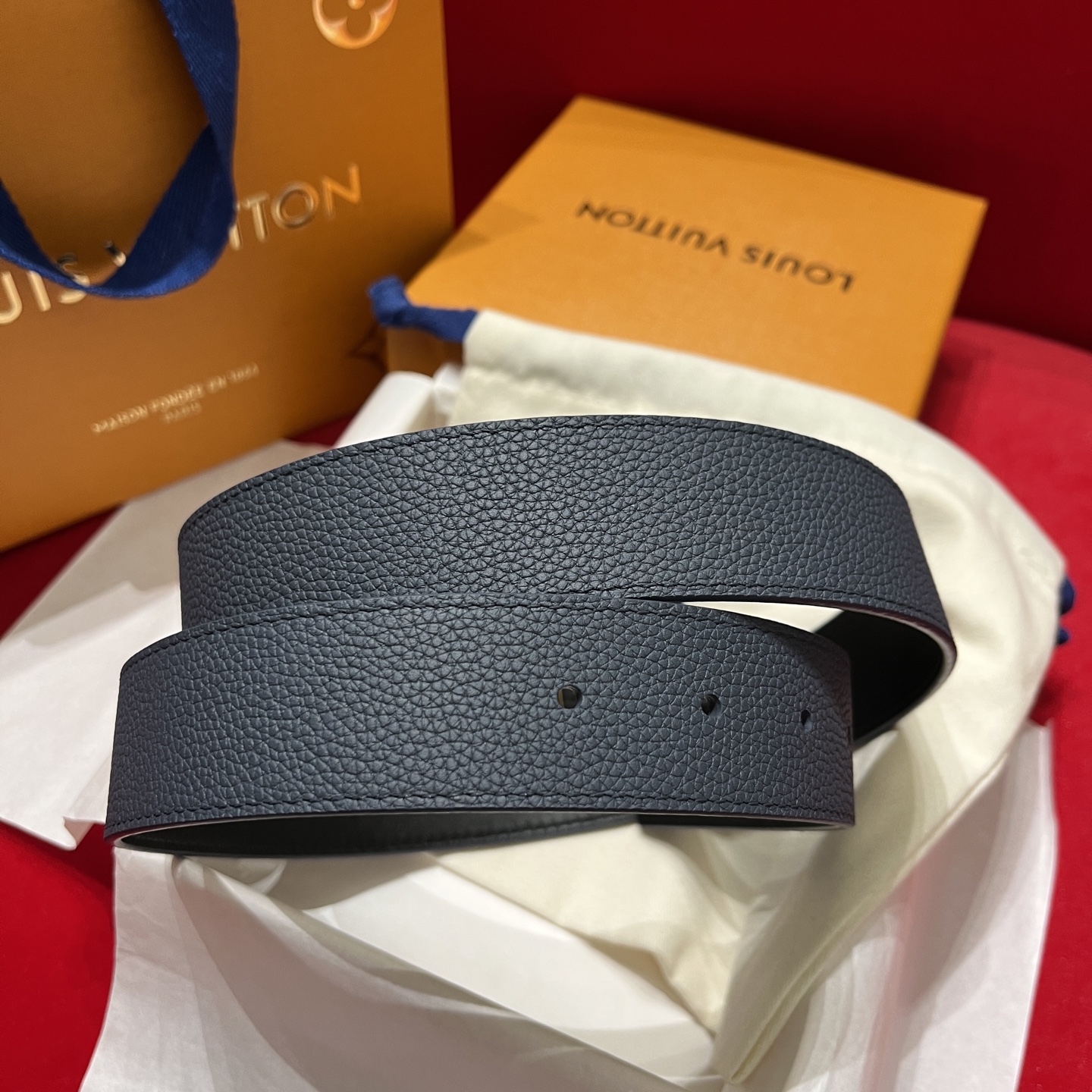 LV 高仿 男款 灰色皮革LV扣頭皮帶 商務休閒百搭腰帶| 12 LV 高仿 男款 灰色皮革LV扣頭皮帶 商務休閒百搭腰帶