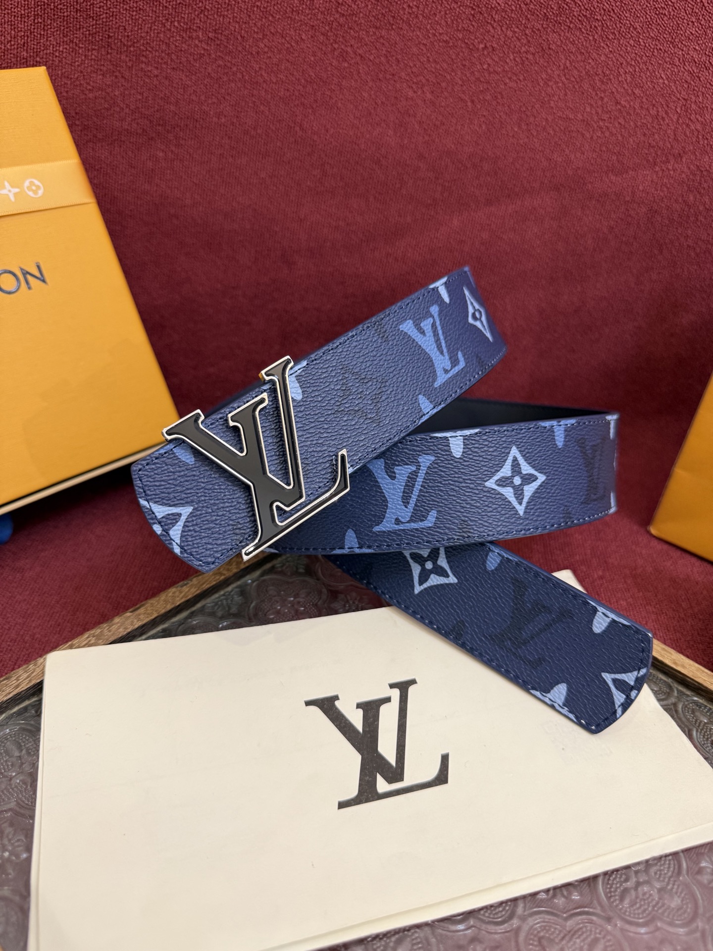 LV 原單 男款 藍色壓紋皮帶 金屬LV扣頭潮流款| 11 LV 原單 男款 藍色壓紋皮帶 金屬LV扣頭潮流款