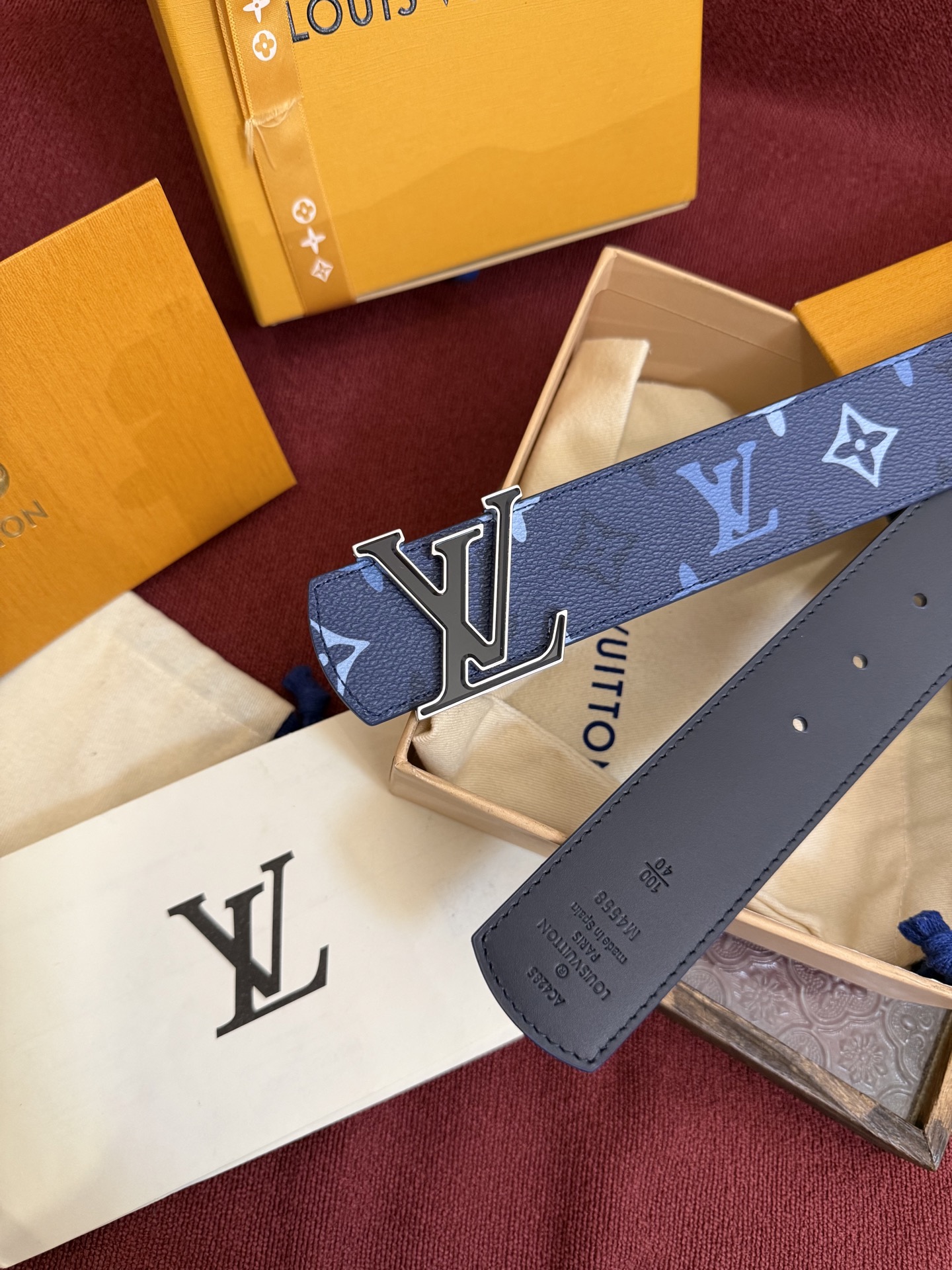 LV 原單 男款 藍色壓紋皮帶 金屬LV扣頭潮流款| 9 LV 原單 男款 藍色壓紋皮帶 金屬LV扣頭潮流款