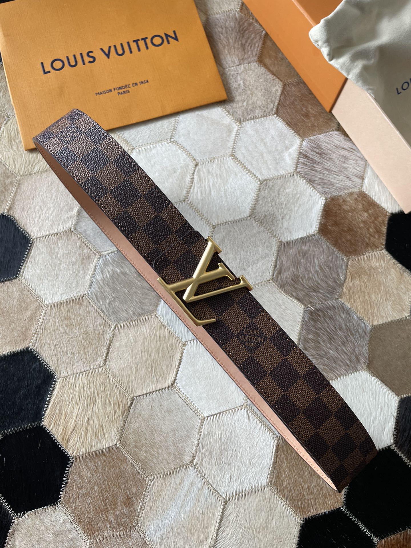 LV A貨 男款 棋盤格皮帶 金屬扣頭時尚百搭款| 14 LV A貨 男款 棋盤格皮帶 金屬扣頭時尚百搭款