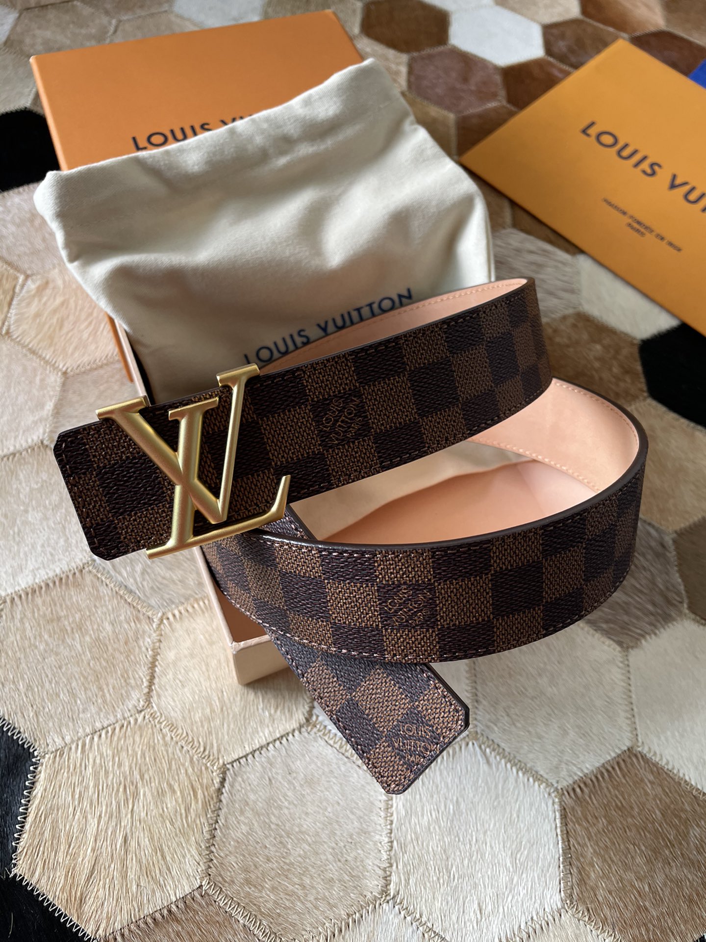 LV A貨 男款 棋盤格皮帶 金屬扣頭時尚百搭款| 13 LV A貨 男款 棋盤格皮帶 金屬扣頭時尚百搭款