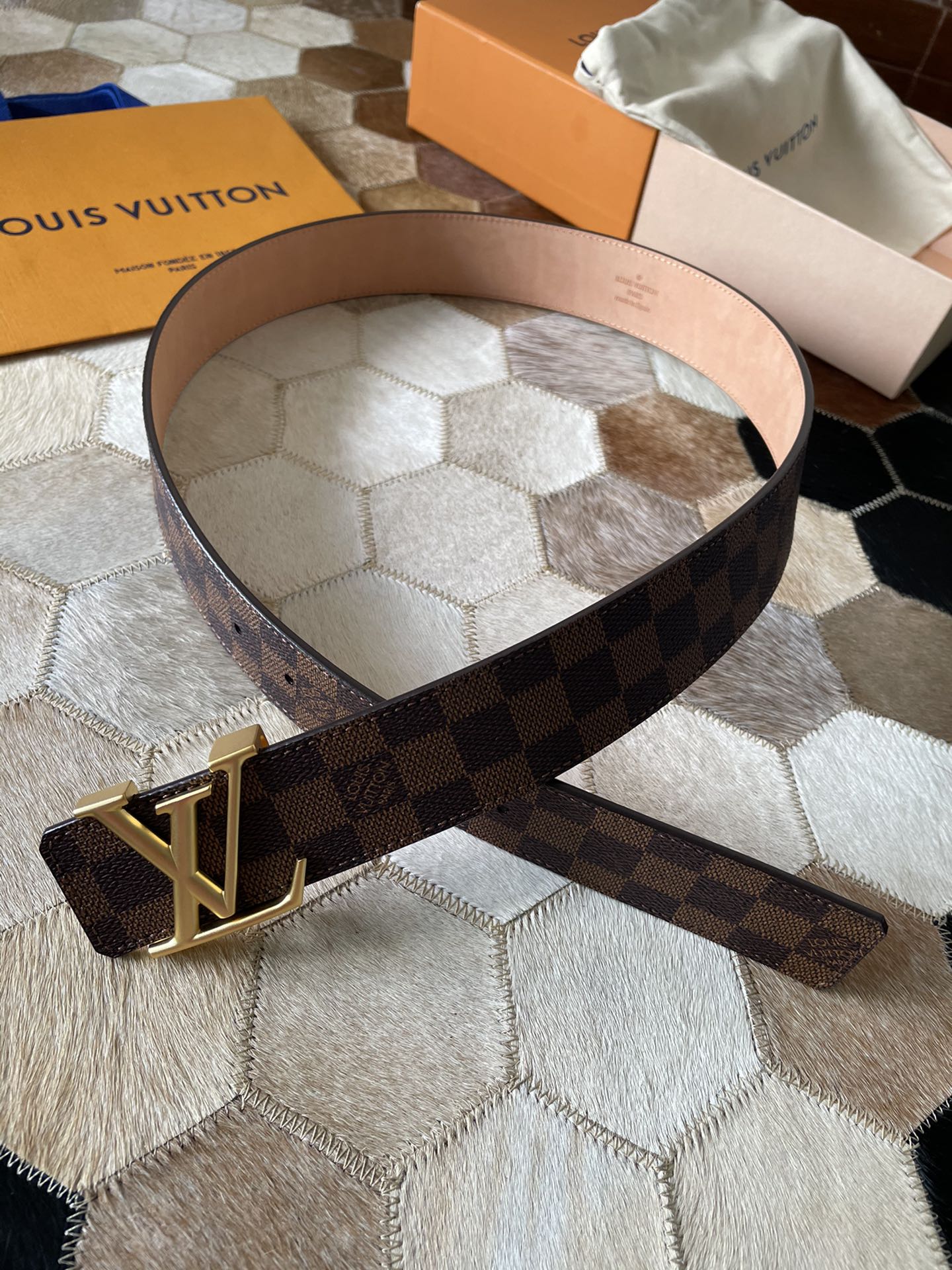 LV A貨 男款 棋盤格皮帶 金屬扣頭時尚百搭款| 9 LV A貨 男款 棋盤格皮帶 金屬扣頭時尚百搭款