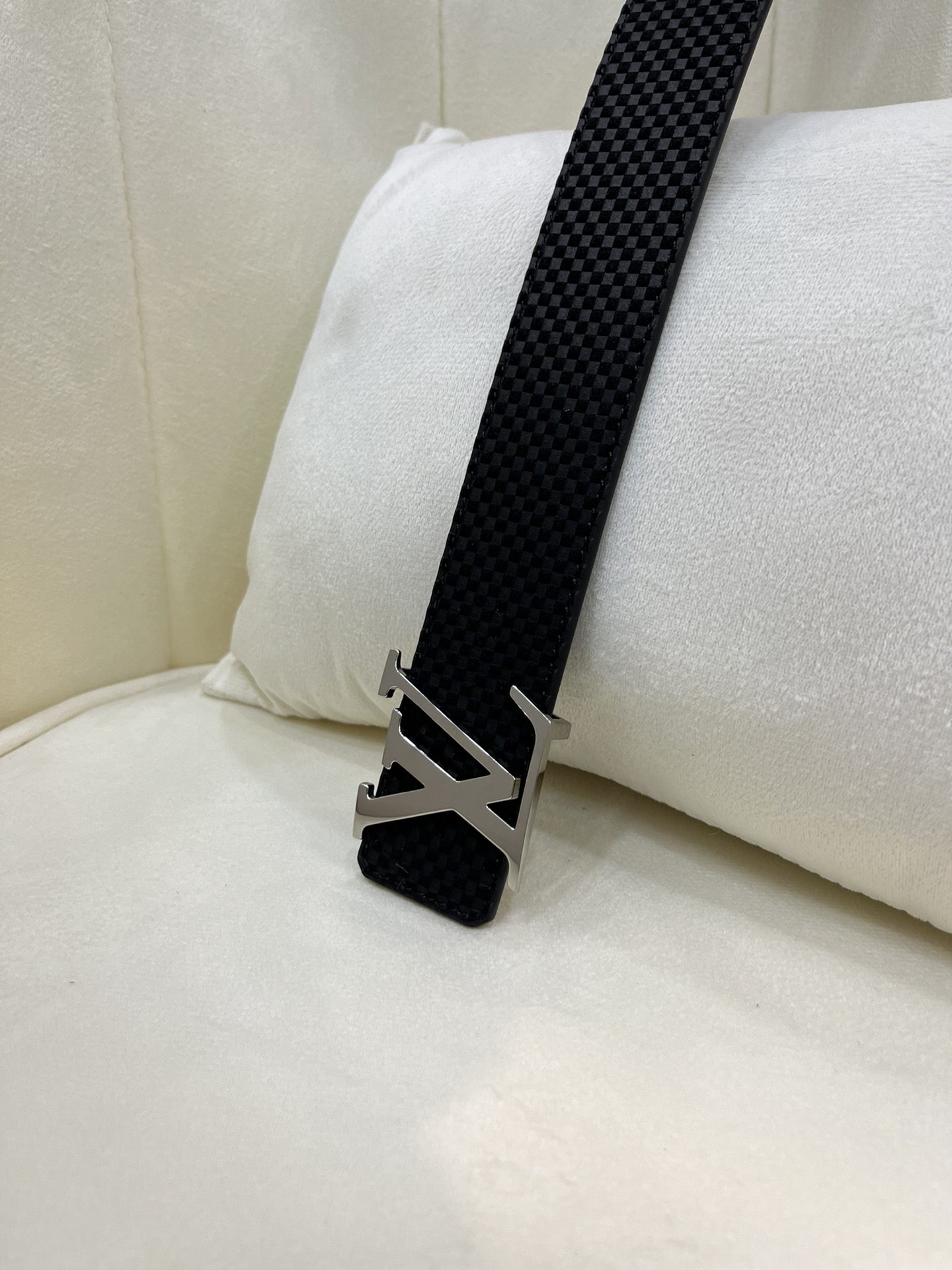 LV 高仿 男款 黑色棋盤格皮帶 金屬扣頭百搭款| 11 LV 高仿 男款 黑色棋盤格皮帶 金屬扣頭百搭款