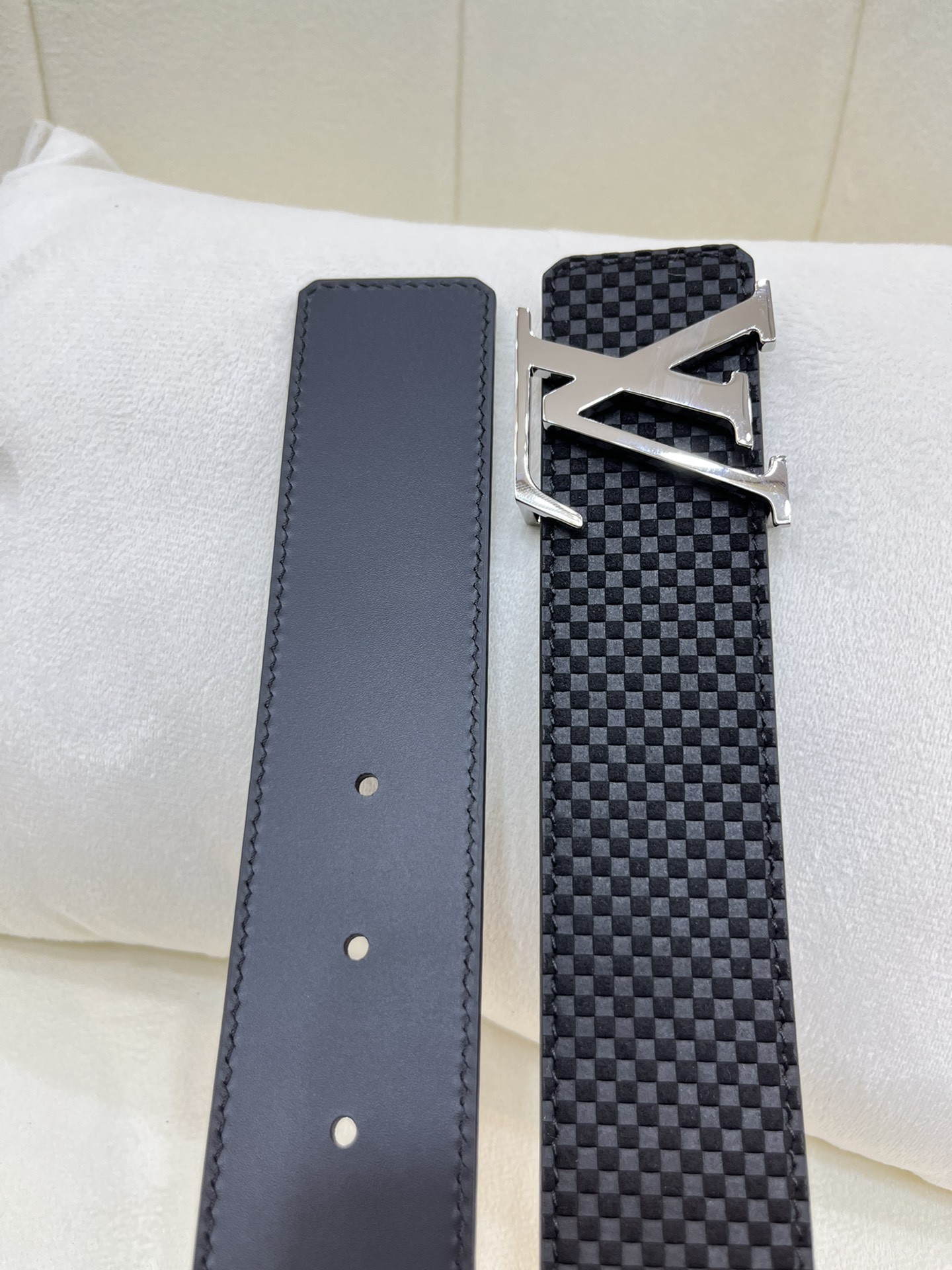 LV 高仿 男款 黑色棋盤格皮帶 金屬扣頭百搭款| 10 LV 高仿 男款 黑色棋盤格皮帶 金屬扣頭百搭款