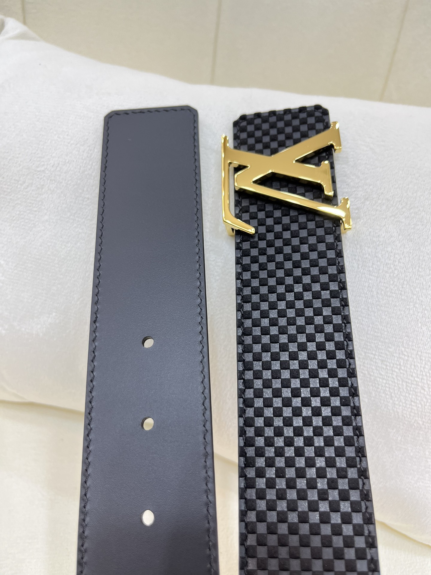 LV 高仿 男款 皮帶 經典棋盤格紋 金扣設計 商務休閒款| 9 LV 高仿 男款 皮帶 經典棋盤格紋 金扣設計 商務休閒款