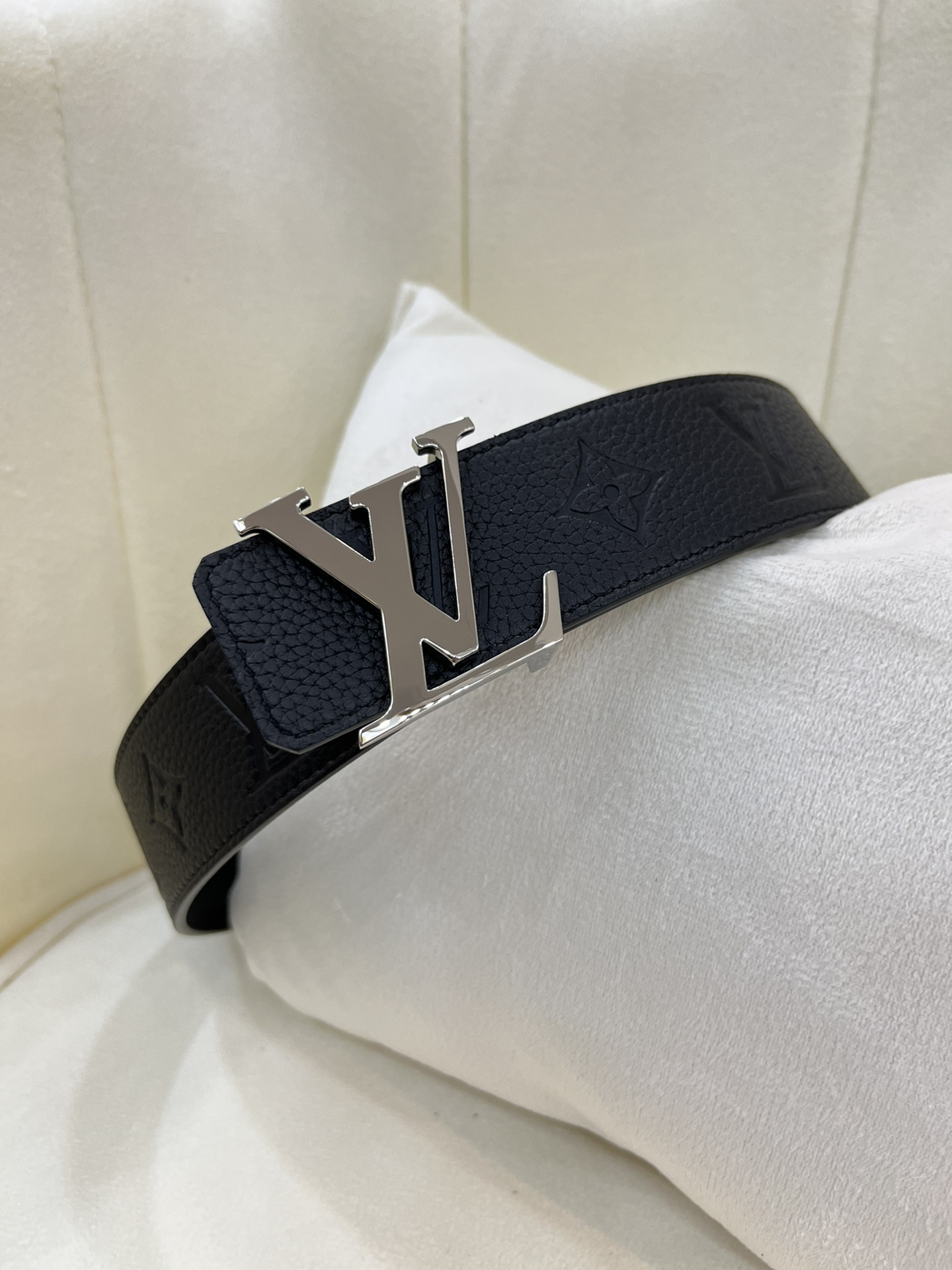 LV 高仿 男款 皮帶 黑色壓紋 銀扣設計 百搭款