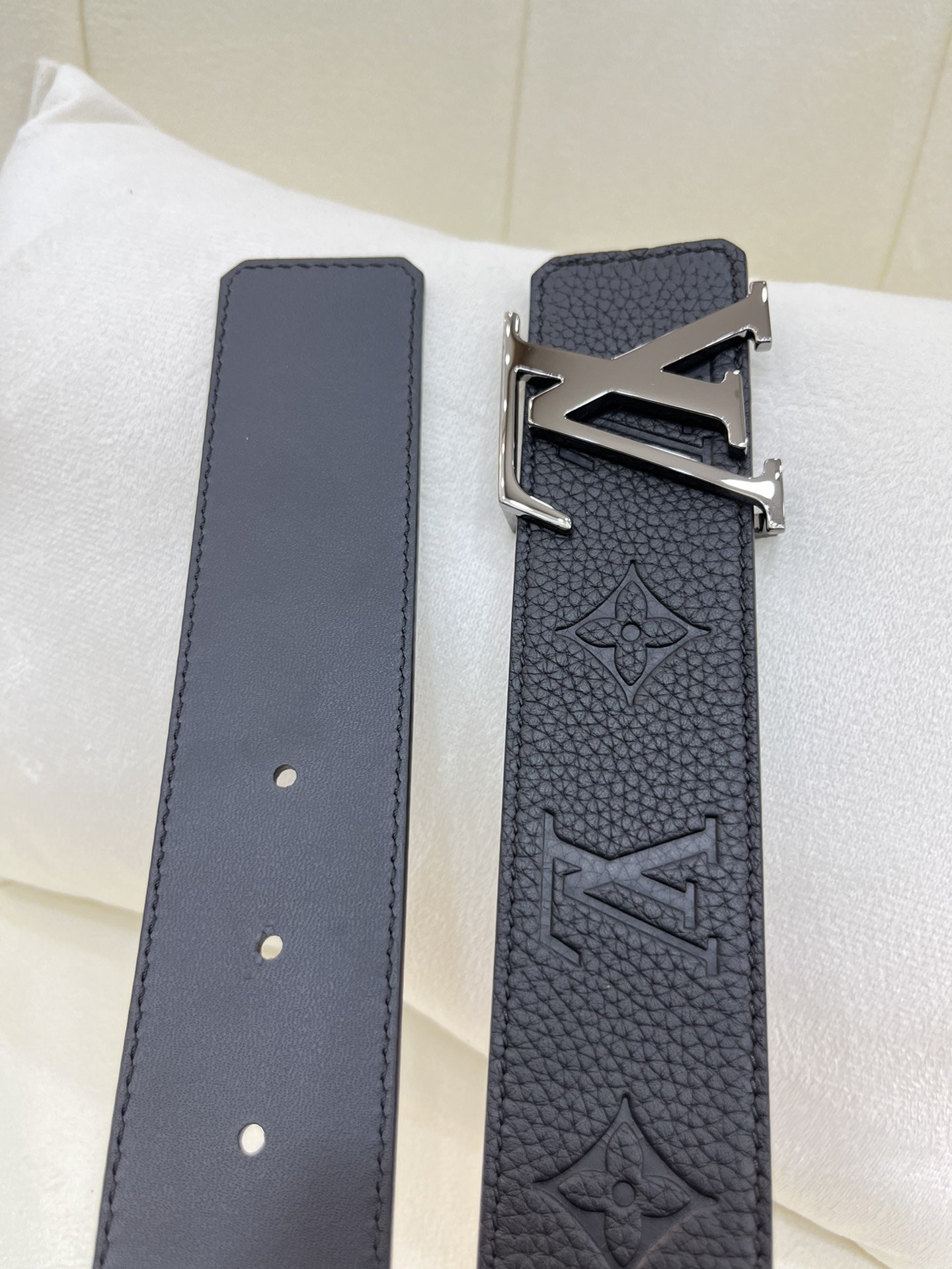 LV 一比一 男款 皮帶 黑灰老花設計 銀扣 百搭款| 9 LV 一比一 男款 皮帶 黑灰老花設計 銀扣 百搭款