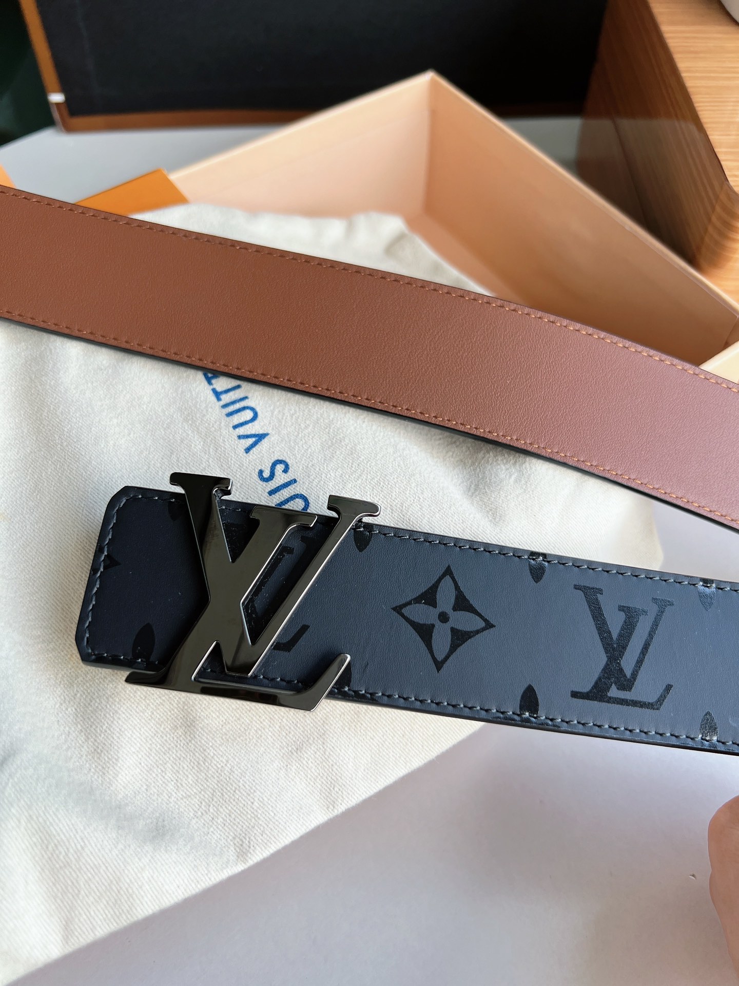 LV 原單 男款 皮帶 黑灰老花設計 黑扣 商務款| 8 LV 原單 男款 皮帶 黑灰老花設計 黑扣 商務款