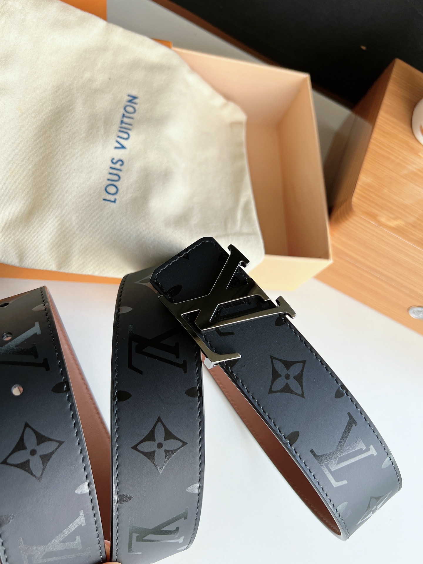 LV 原單 男款 皮帶 黑灰老花設計 黑扣 商務款| 7 LV 原單 男款 皮帶 黑灰老花設計 黑扣 商務款