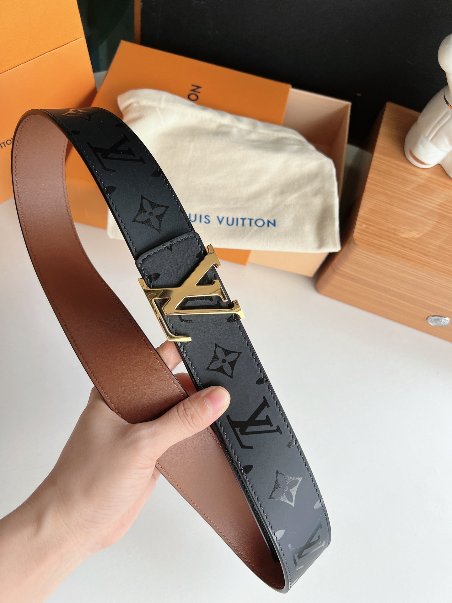 LV 高仿 男款 皮帶 老花印花設計 金扣 百搭款