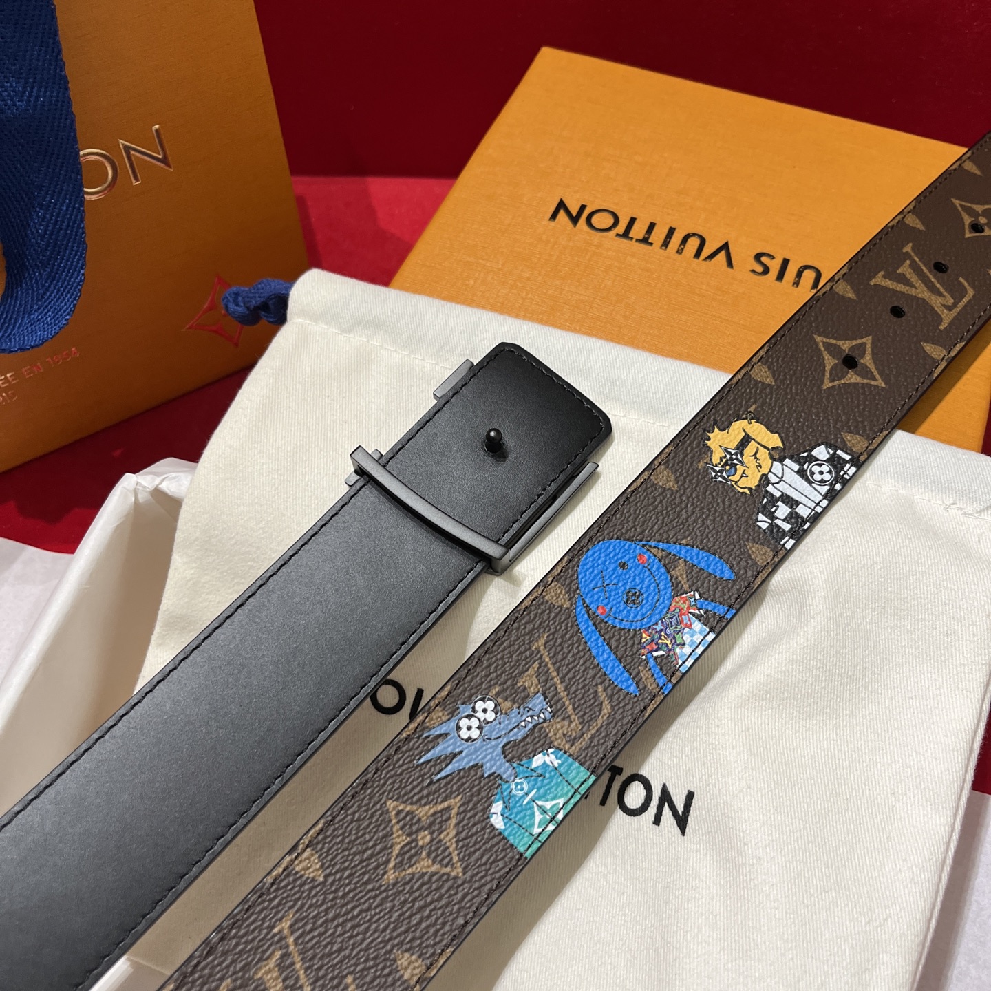 LV 高仿塗鴉Monogram皮帶|黑扣街頭藝術款男女通用腰帶| 7 LV 高仿塗鴉Monogram皮帶|黑扣街頭藝術款男女通用腰帶