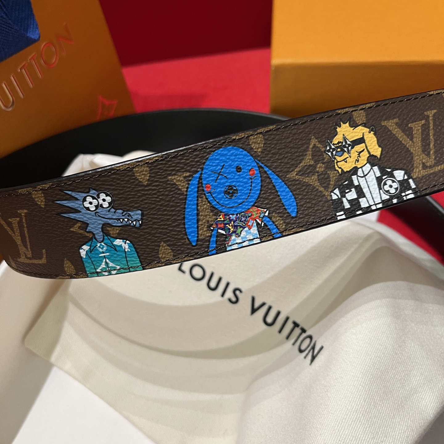 LV 一比一彩繪塗鴉皮帶|金扣Monogram潮流設計款腰帶| 13 LV 一比一彩繪塗鴉皮帶|金扣Monogram潮流設計款腰帶