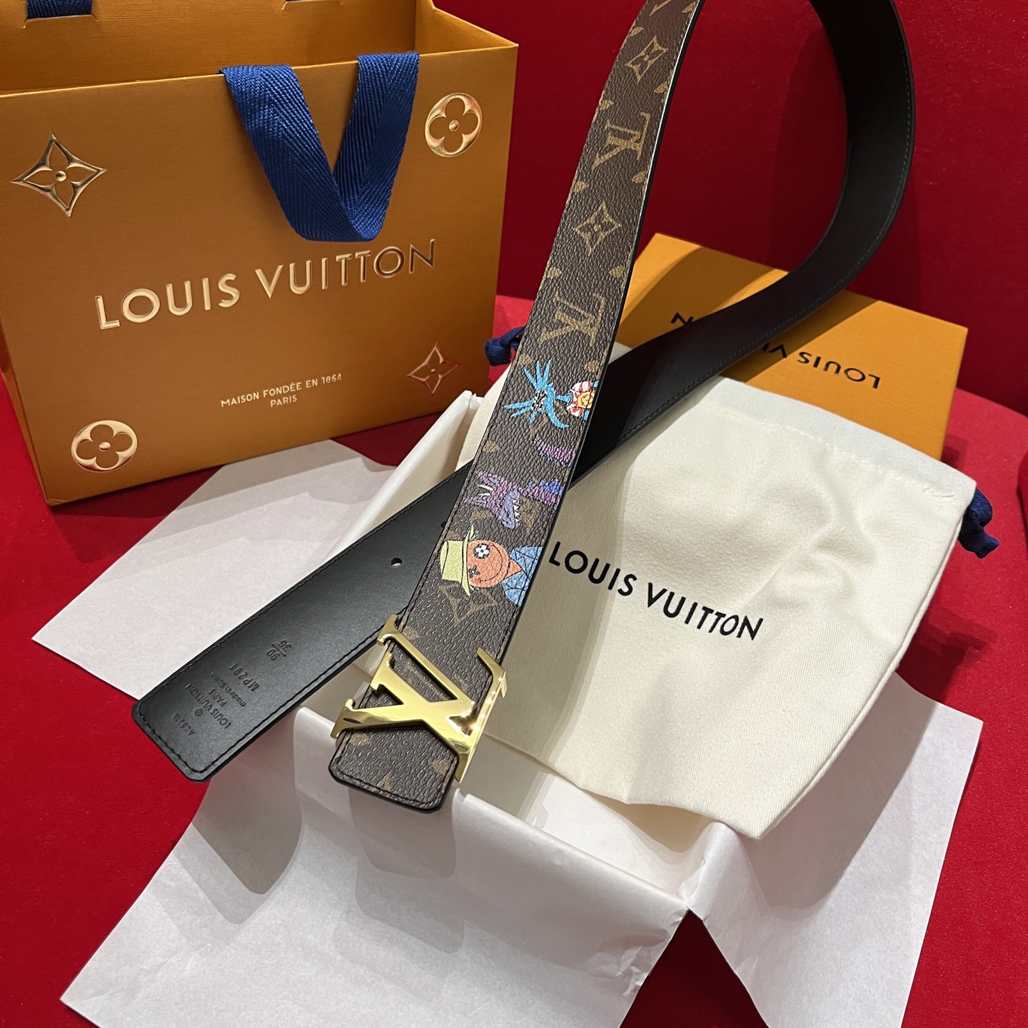 LV 一比一彩繪塗鴉皮帶|金扣Monogram潮流設計款腰帶| 10 LV 一比一彩繪塗鴉皮帶|金扣Monogram潮流設計款腰帶