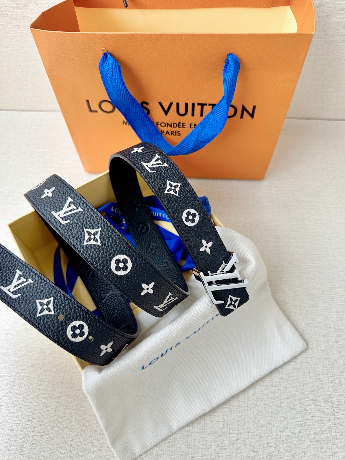 LV 高仿黑白Monogram皮帶｜壓紋牛皮銀扣經典款男士腰帶