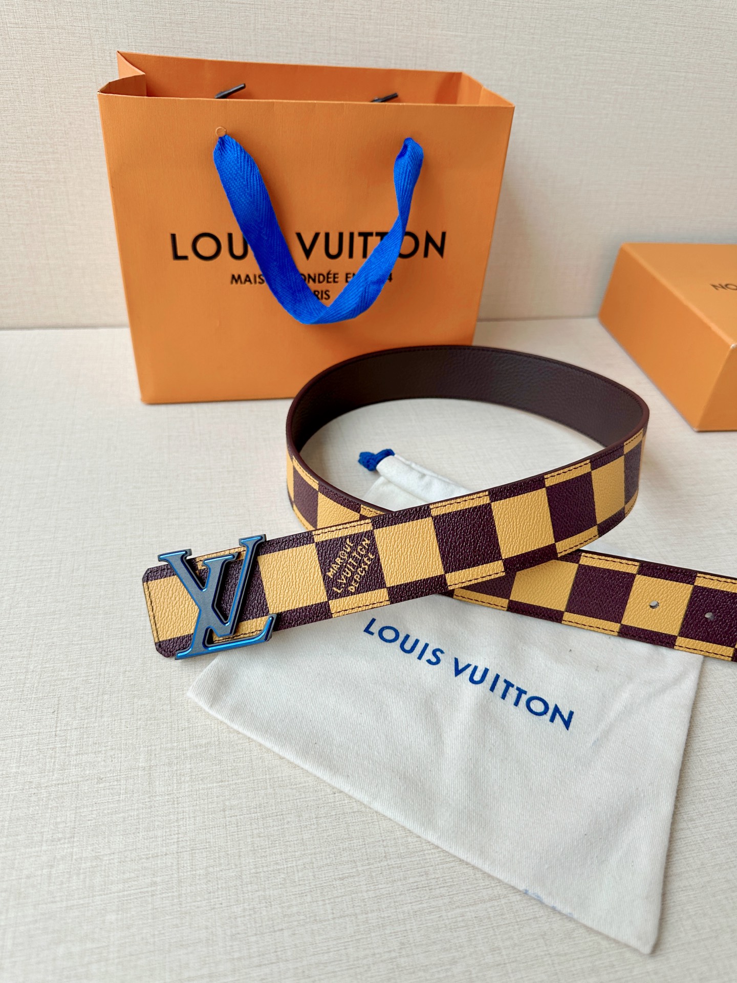 LV 一比一棋盤格拼色皮帶|經典LV扣頭簡約百搭男士腰帶| 8 LV 一比一棋盤格拼色皮帶|經典LV扣頭簡約百搭男士腰帶