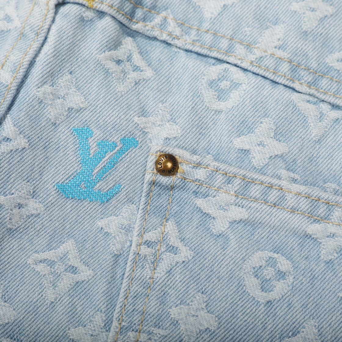 LV 高仿 彩色Monogram牛仔褲 淺藍水洗 寬鬆休閒款| 8 LV 高仿 彩色Monogram牛仔褲 淺藍水洗 寬鬆休閒款