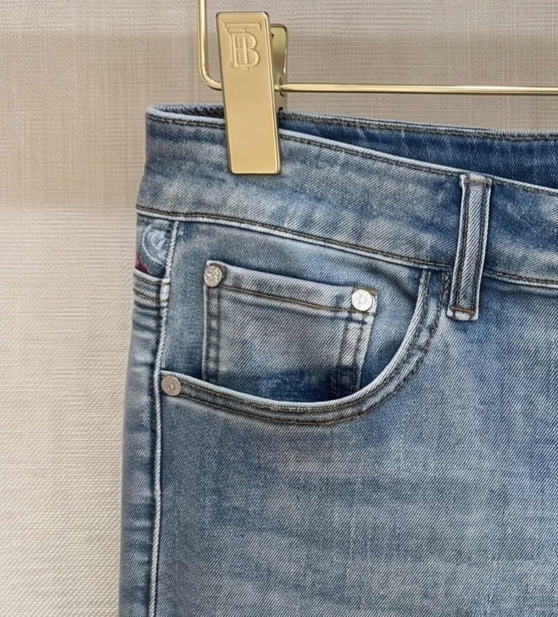 LV 一比一 彩色刺繡老花牛仔褲 淺藍復古水洗款 寬鬆直筒丹寧| 11 LV 一比一 彩色刺繡老花牛仔褲 淺藍復古水洗款 寬鬆直筒丹寧