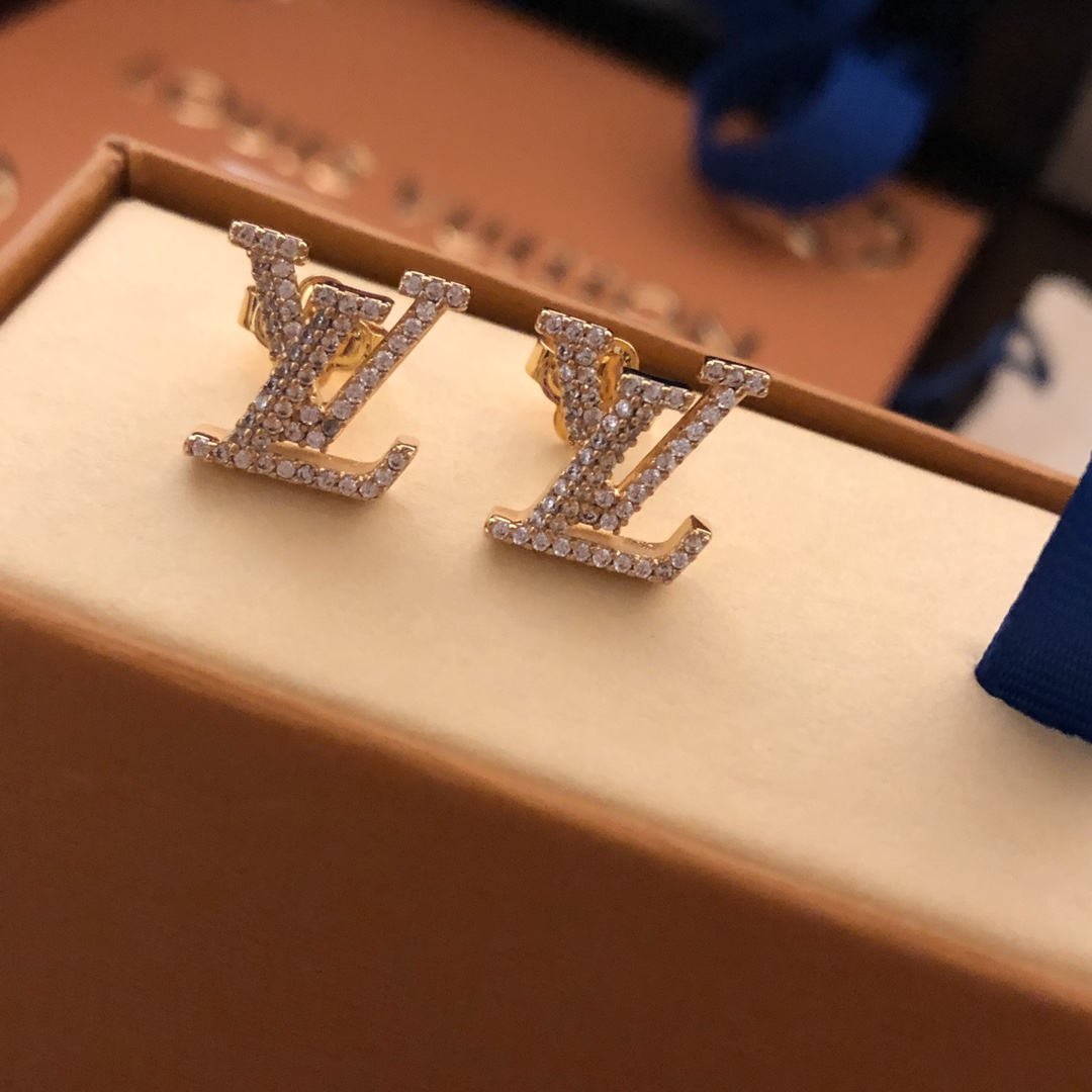 LV 一比一 女款 Monogram鑲鑽耳環 經典LOGO設計 高端氣質百搭飾品推薦| 12 LV 一比一 女款 Monogram鑲鑽耳環 經典LOGO設計 高端氣質百搭飾品推薦