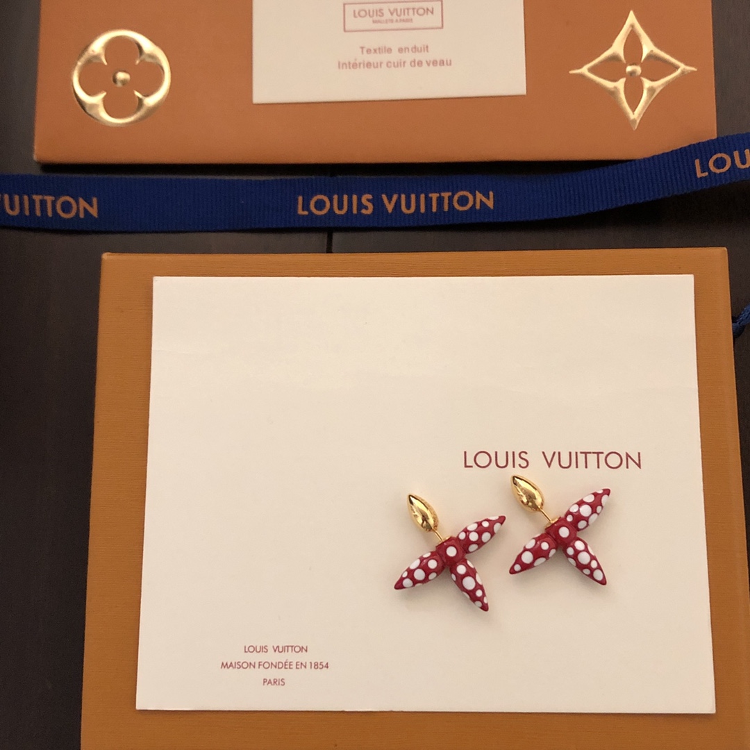 LV 高仿 女款 波點花朵耳環 紅白撞色設計 時尚百搭潮流飾品推薦| 11 LV 高仿 女款 波點花朵耳環 紅白撞色設計 時尚百搭潮流飾品推薦