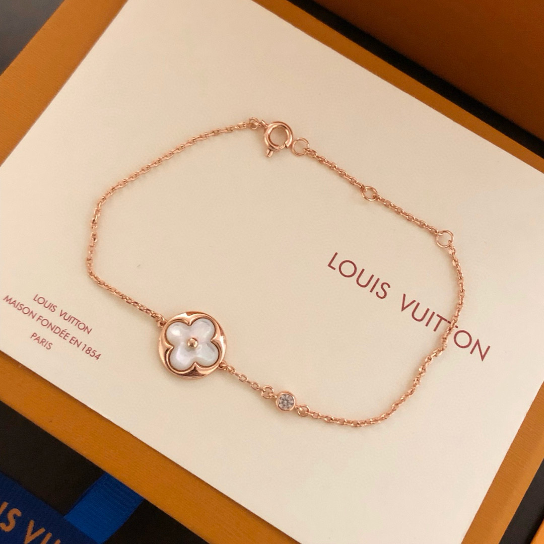 LV 一比一 女款 四葉花手鏈 玫瑰金細鏈設計 優雅氣質高端飾品推薦