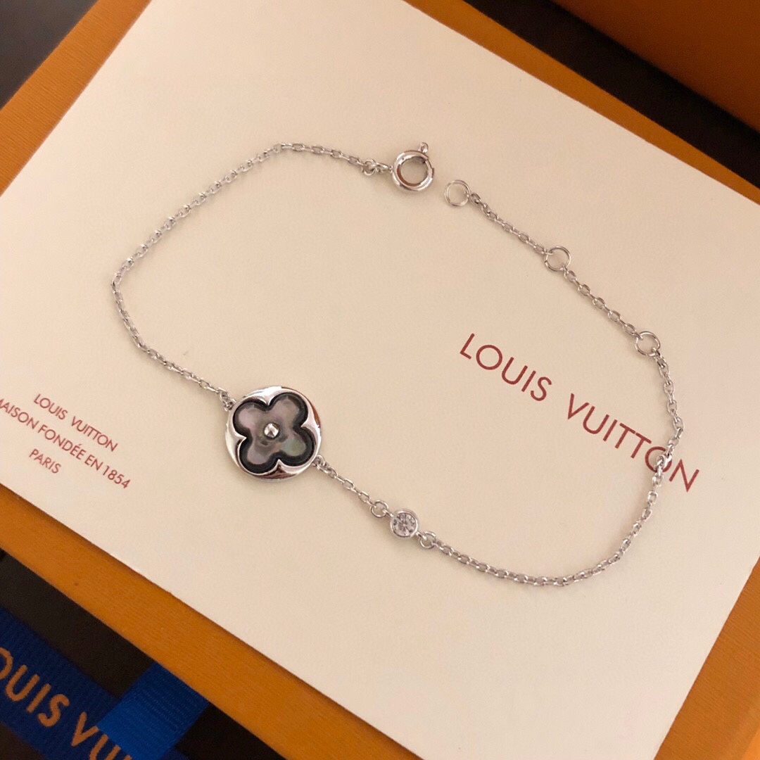 LV 一比一 女款 四葉花手鏈 玫瑰金細鏈設計 優雅氣質高端飾品推薦| 12 LV 一比一 女款 四葉花手鏈 玫瑰金細鏈設計 優雅氣質高端飾品推薦