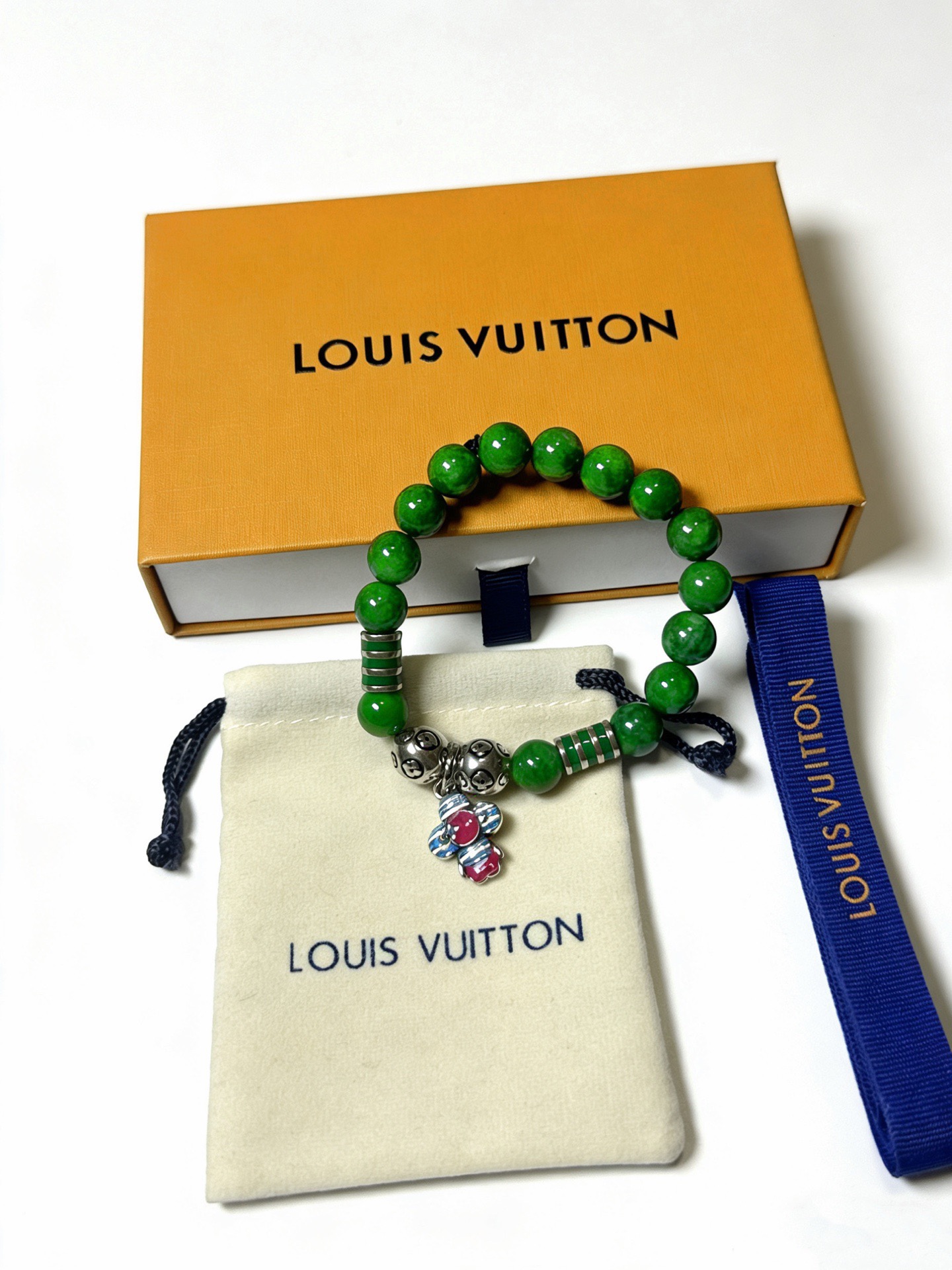 LV 高仿 綠色珠串吊飾手鍊 高級質感潮流款| 7 LV 高仿 綠色珠串吊飾手鍊 高級質感潮流款