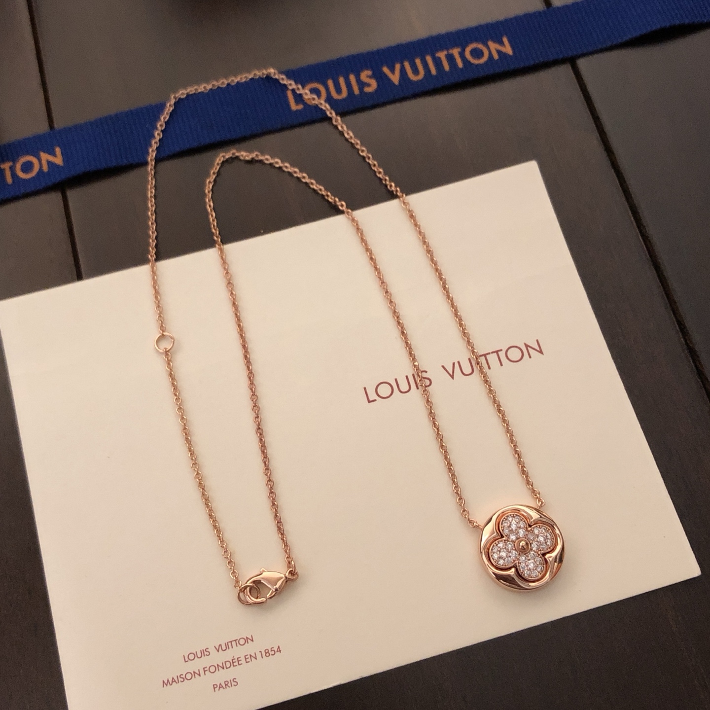 LV 高仿 女款 四葉花鑽石吊墜項鍊 高級感百搭鎖骨鏈氣質款| 10 LV 高仿 女款 四葉花鑽石吊墜項鍊 高級感百搭鎖骨鏈氣質款
