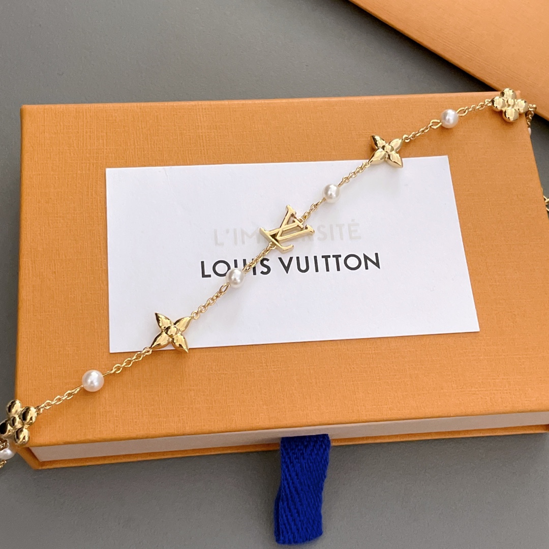 LV 原單 女款 珍珠拼接字母手鍊 優雅氣質輕奢百搭手飾| 10 LV 原單 女款 珍珠拼接字母手鍊 優雅氣質輕奢百搭手飾