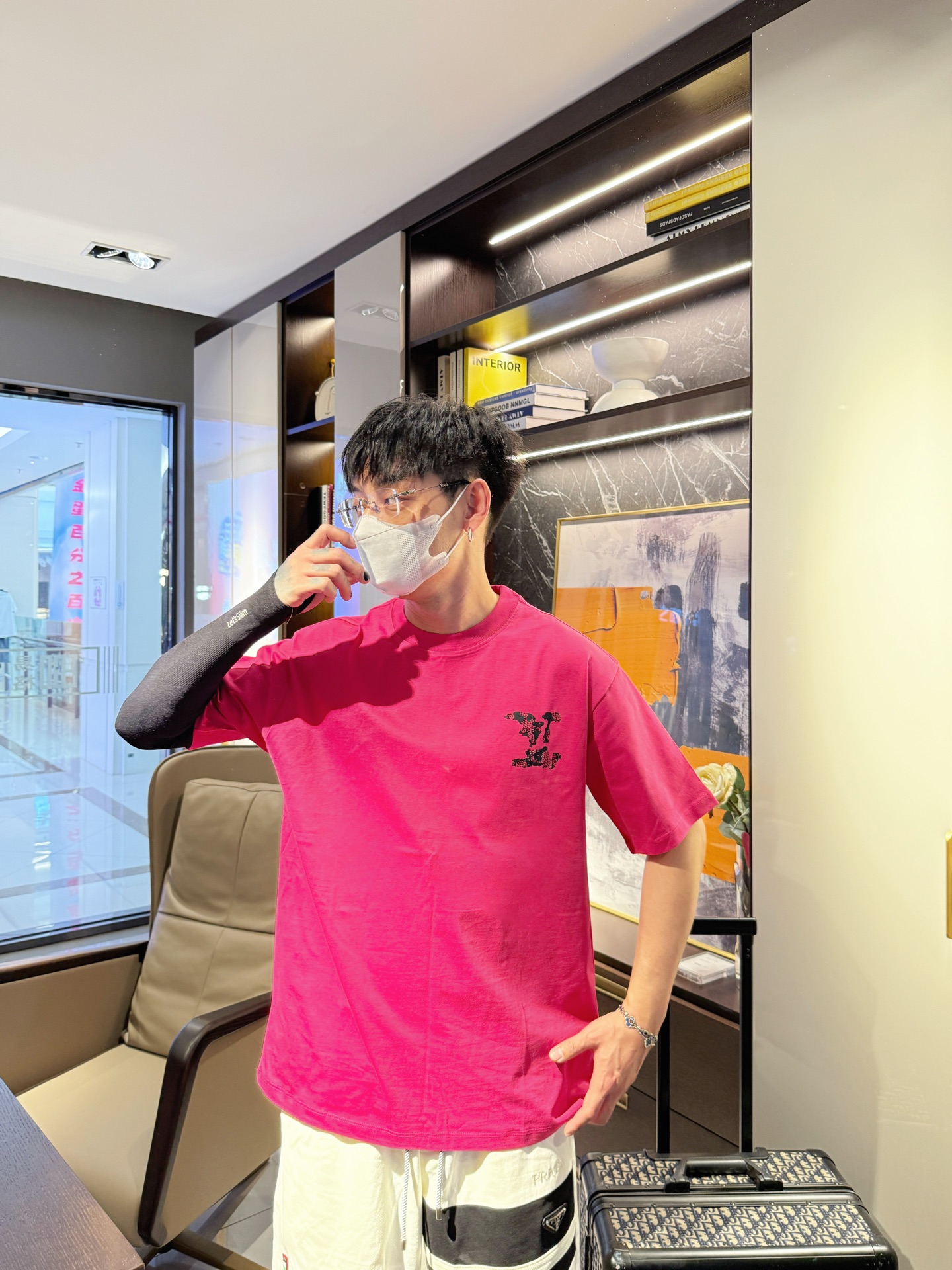LV 原單 玫紅色立體Logo短袖T恤 簡約百搭高端款| 14 LV 原單 玫紅色立體Logo短袖T恤 簡約百搭高端款