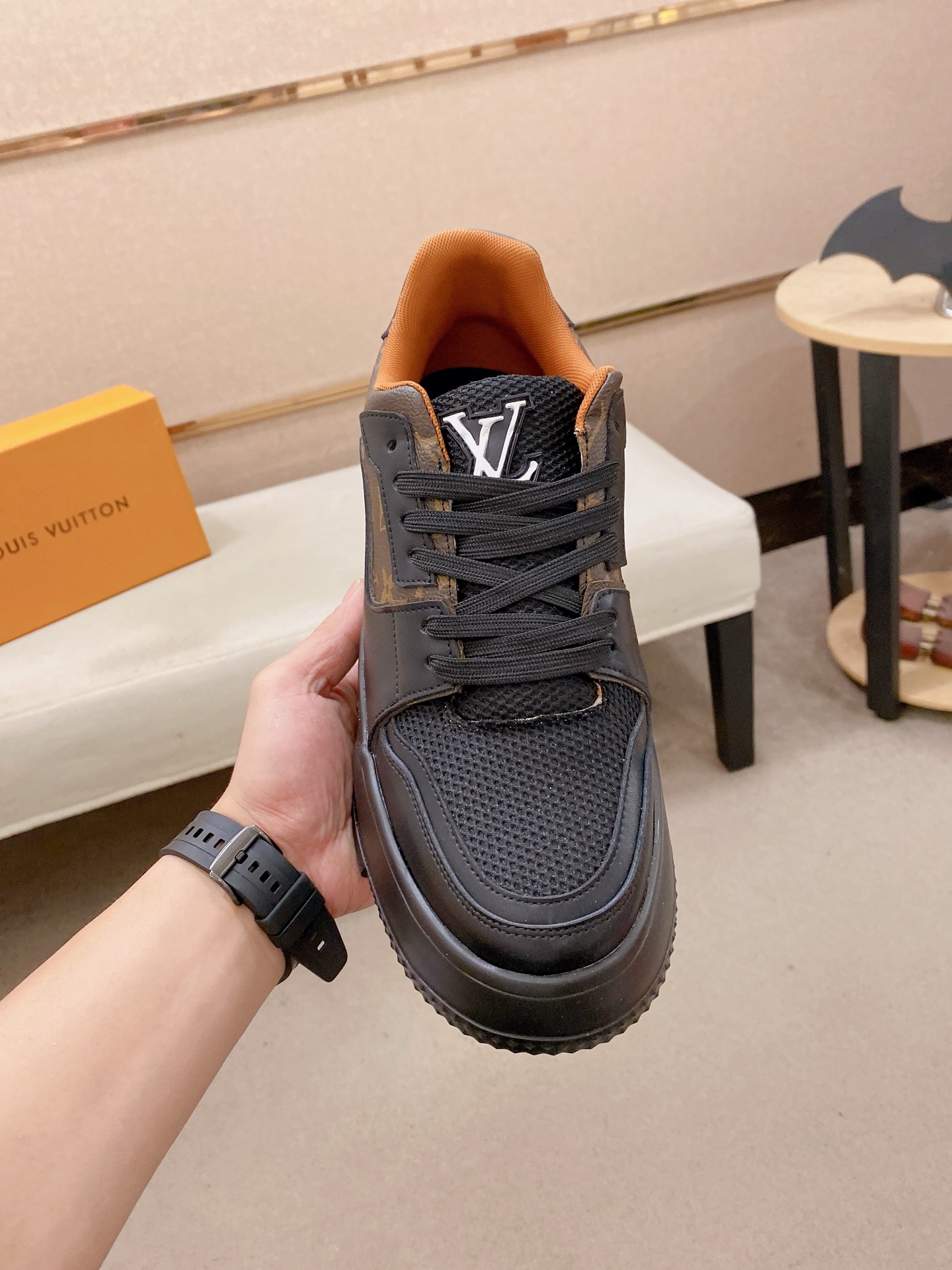 LV 一比一 男款氣墊厚底運動鞋 黑棕拼接潮流款| 14 LV 一比一 男款氣墊厚底運動鞋 黑棕拼接潮流款