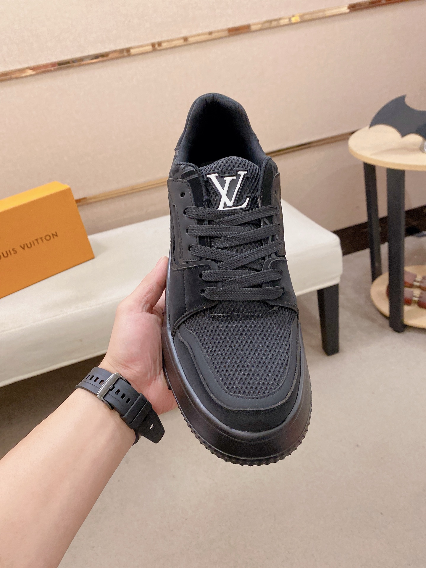 LV A貨 男款全黑Monogram氣墊鞋 潮流街頭風| 14 LV A貨 男款全黑Monogram氣墊鞋 潮流街頭風