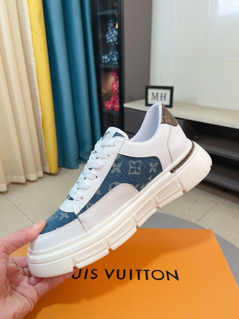 LV 高仿 男款丹寧拼接運動鞋 白藍時尚款| 11 LV 高仿 男款丹寧拼接運動鞋 白藍時尚款