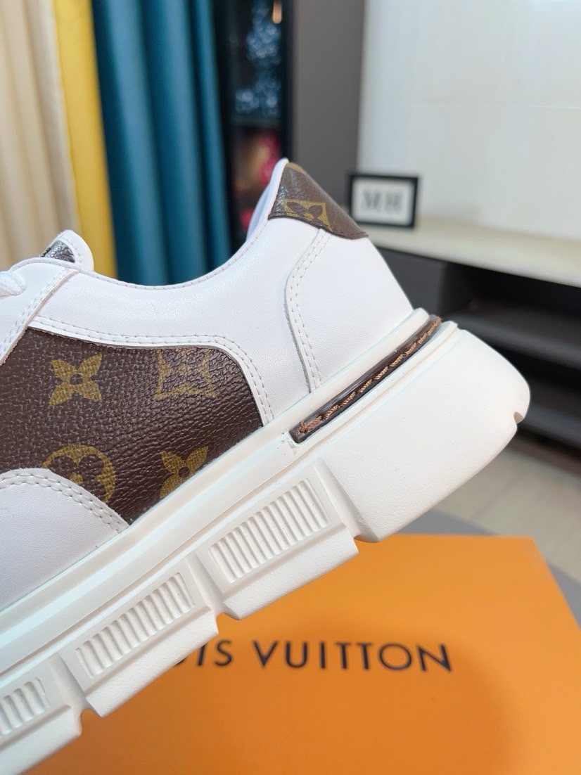 LV 原單 男款棕色Monogram厚底運動鞋 經典款| 8 LV 原單 男款棕色Monogram厚底運動鞋 經典款