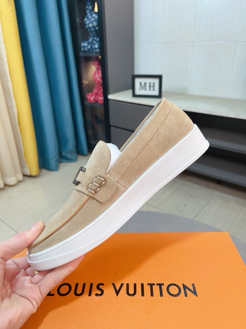 LV 高仿 男款麂皮樂福鞋 米色休閒款| 10 LV 高仿 男款麂皮樂福鞋 米色休閒款