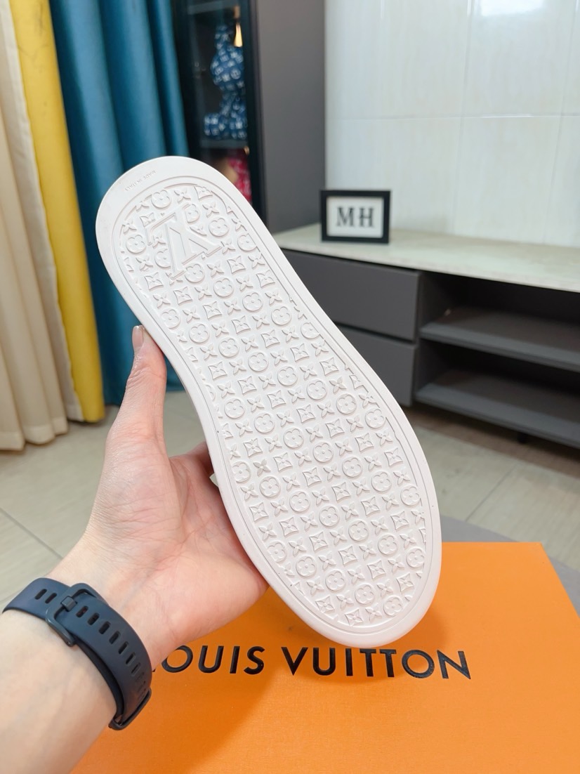 LV 高仿 男款麂皮樂福鞋 米色休閒款| 7 LV 高仿 男款麂皮樂福鞋 米色休閒款