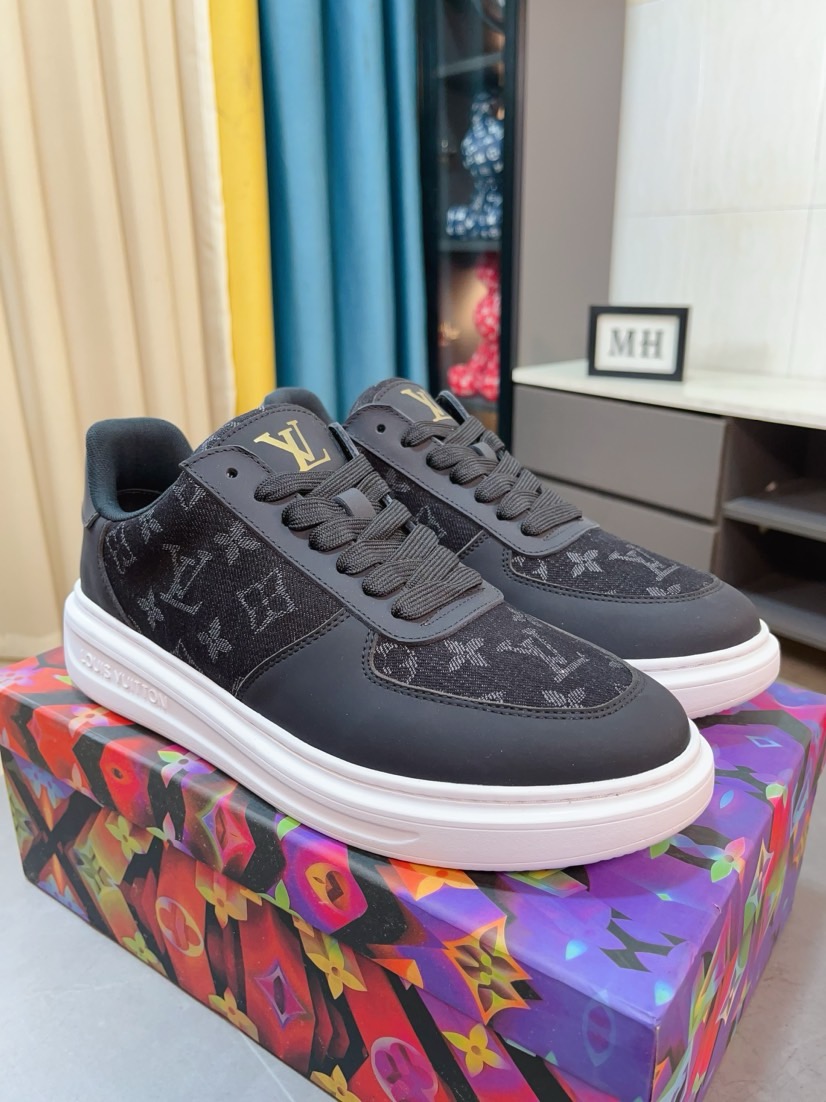 LV 高仿 Monogram 壓紋拼接運動鞋 低幫百搭休閒潮鞋 黑色| 12 LV 高仿 Monogram 壓紋拼接運動鞋 低幫百搭休閒潮鞋 黑色