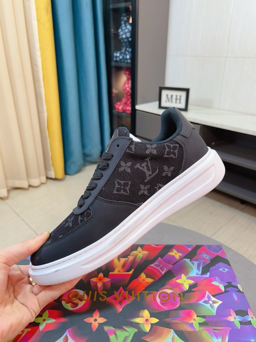 LV 高仿 Monogram 壓紋拼接運動鞋 低幫百搭休閒潮鞋 黑色| 11 LV 高仿 Monogram 壓紋拼接運動鞋 低幫百搭休閒潮鞋 黑色