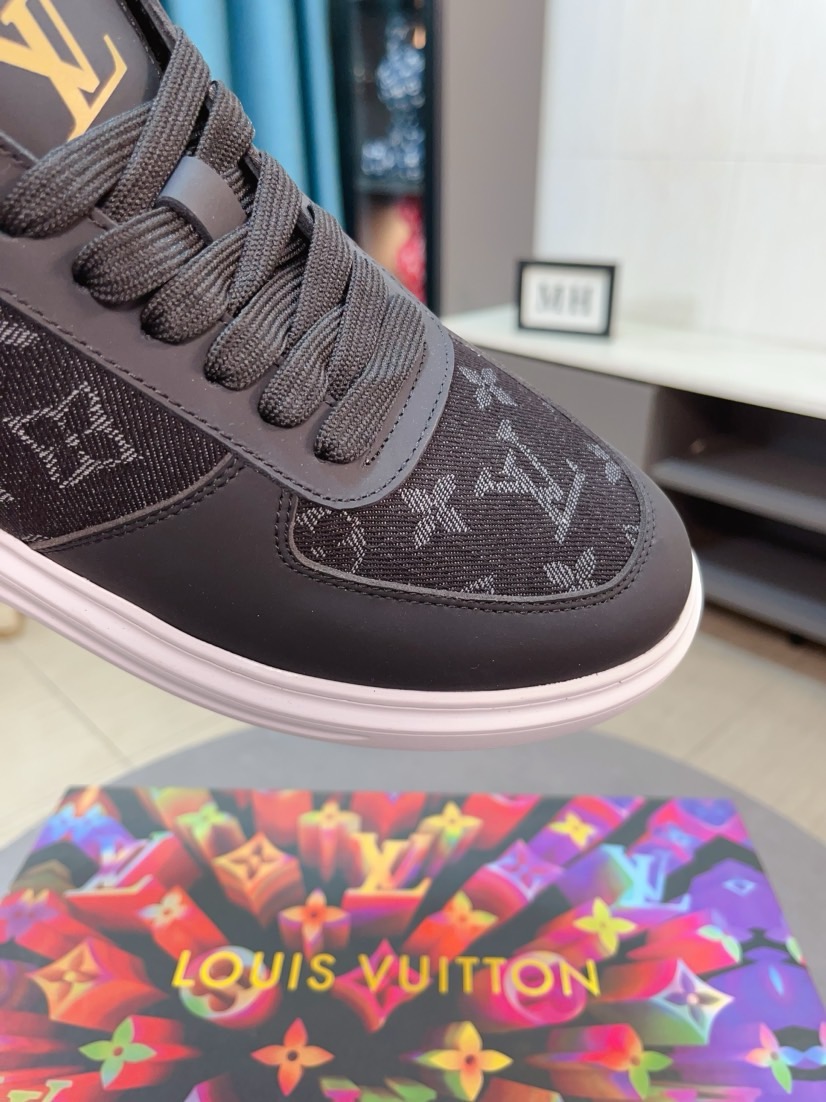 LV 高仿 Monogram 壓紋拼接運動鞋 低幫百搭休閒潮鞋 黑色| 10 LV 高仿 Monogram 壓紋拼接運動鞋 低幫百搭休閒潮鞋 黑色