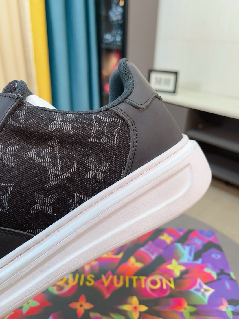 LV 高仿 Monogram 壓紋拼接運動鞋 低幫百搭休閒潮鞋 黑色| 8 LV 高仿 Monogram 壓紋拼接運動鞋 低幫百搭休閒潮鞋 黑色