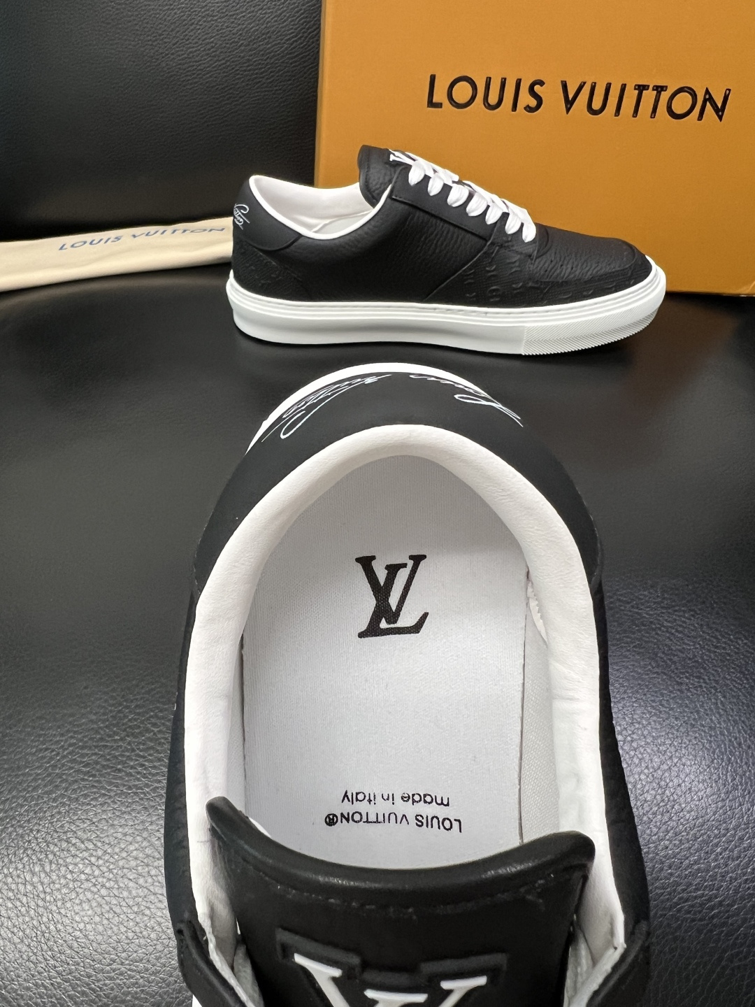 LV高仿压纹牛皮拼接休闲运动鞋低帮百搭男鞋黑色| 9 LV高仿压纹牛皮拼接休闲运动鞋低帮百搭男鞋黑色
