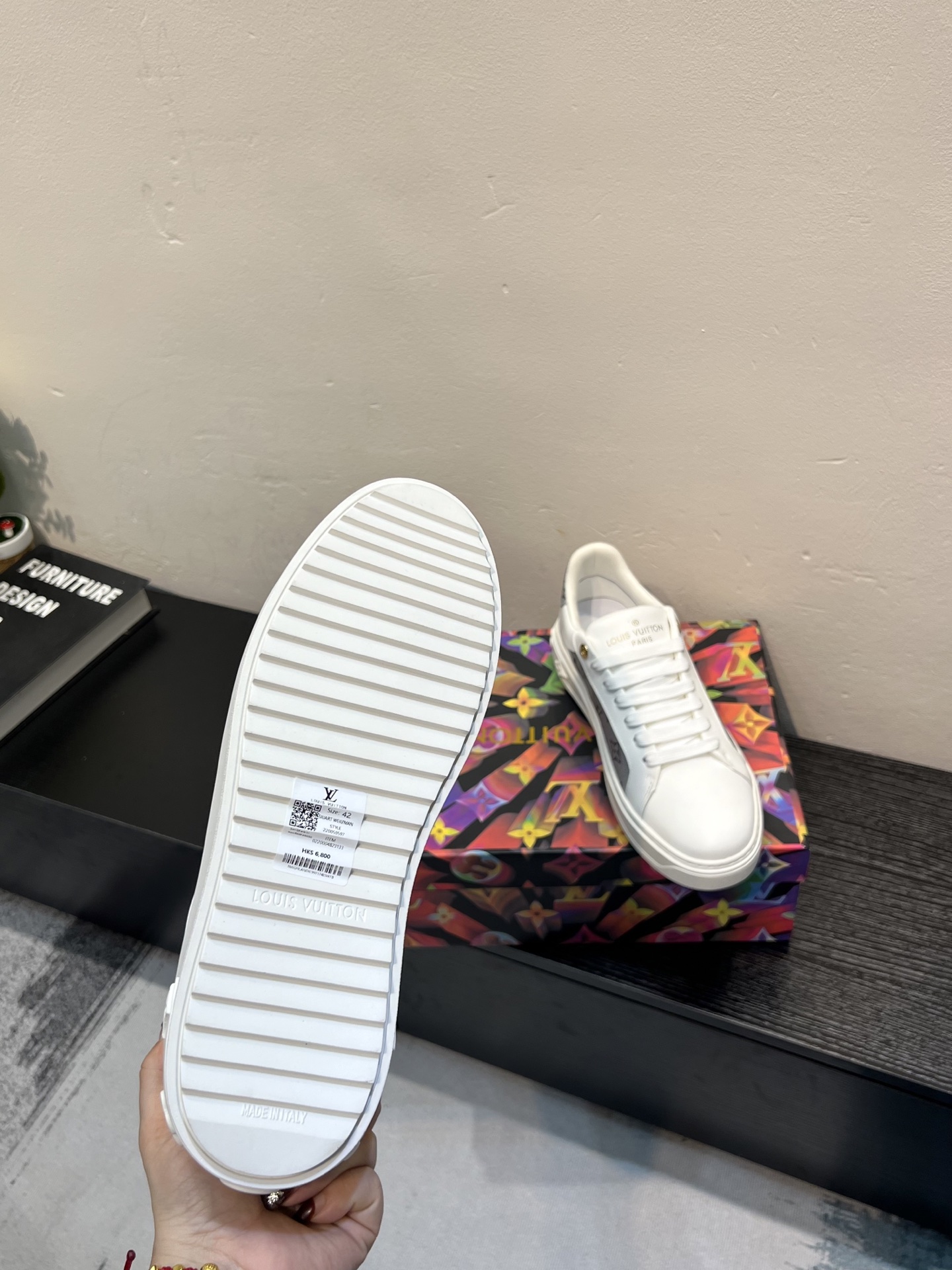 LV A貨 男款 白色板鞋 經典低幫設計 百搭休閒款| 7 LV A貨 男款 白色板鞋 經典低幫設計 百搭休閒款