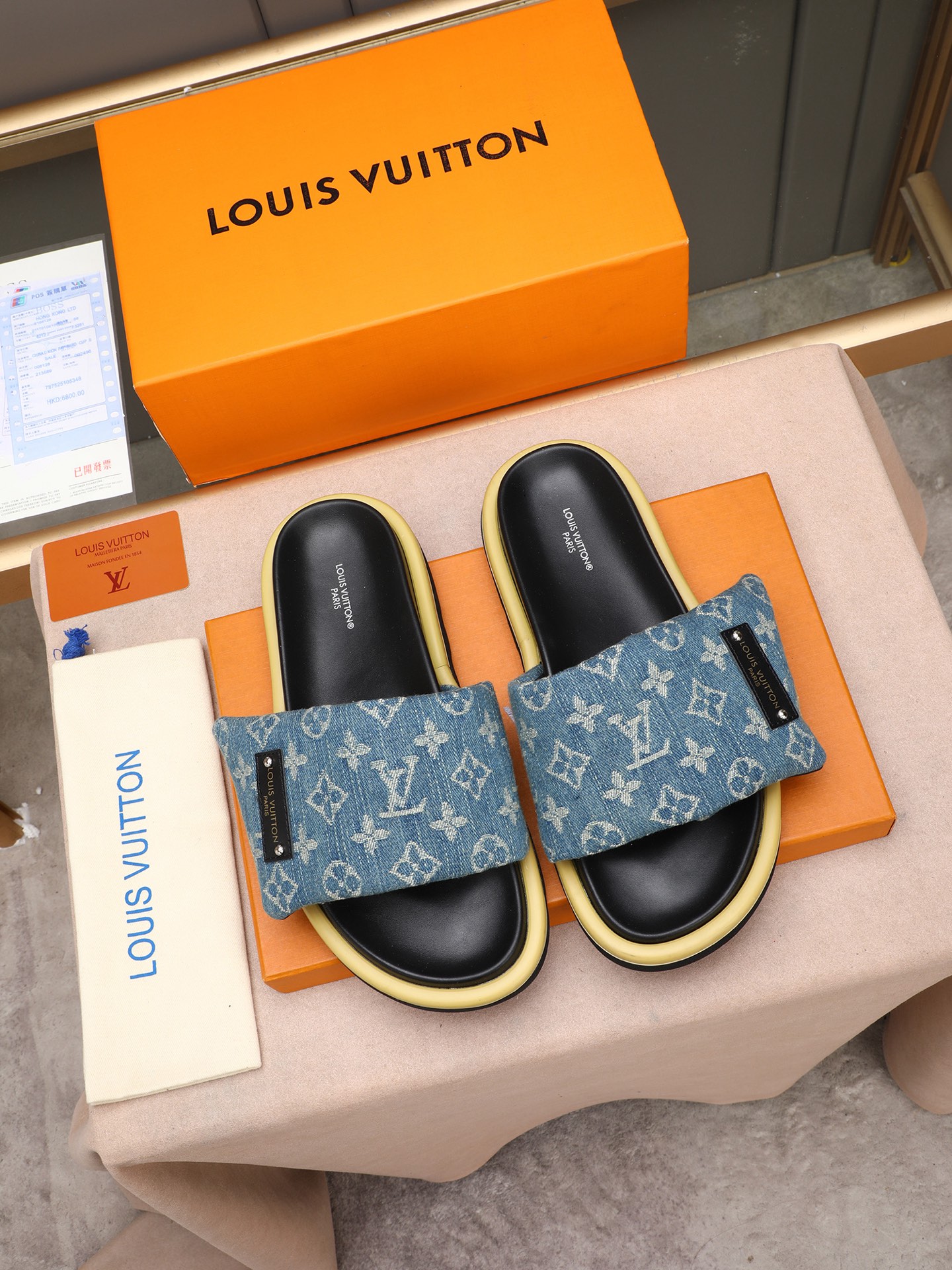 LV 一比一 男款 丹寧藍Monogram拖鞋 牛仔風設計 潮流百搭款| 12 LV 一比一 男款 丹寧藍Monogram拖鞋 牛仔風設計 潮流百搭款