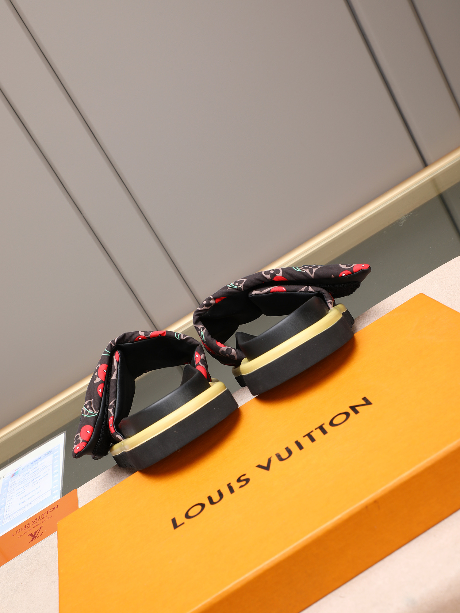 LV 高仿 Monogram櫻桃印花厚底拖鞋 棕色清新百搭款| 11 LV 高仿 Monogram櫻桃印花厚底拖鞋 棕色清新百搭款