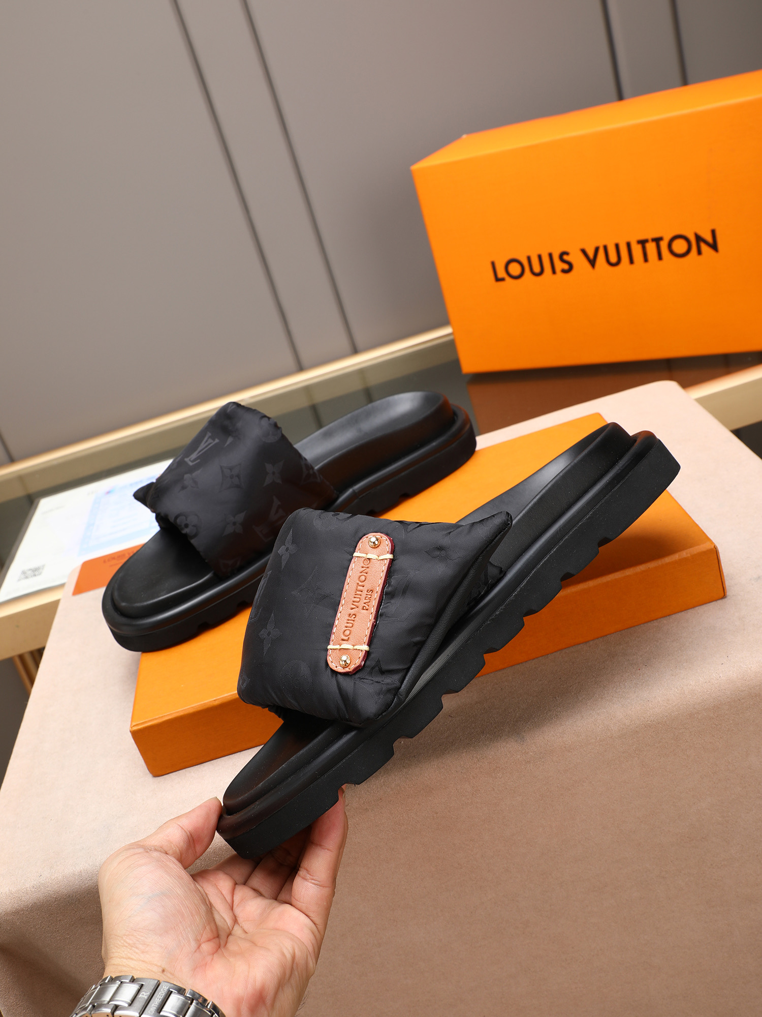LV 原單 丹寧Monogram厚底拖鞋 藍色休閒款| 14 LV 原單 丹寧Monogram厚底拖鞋 藍色休閒款