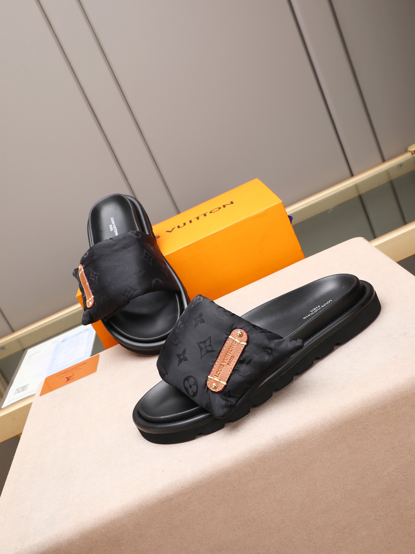 LV 原單 丹寧Monogram厚底拖鞋 藍色休閒款| 9 LV 原單 丹寧Monogram厚底拖鞋 藍色休閒款