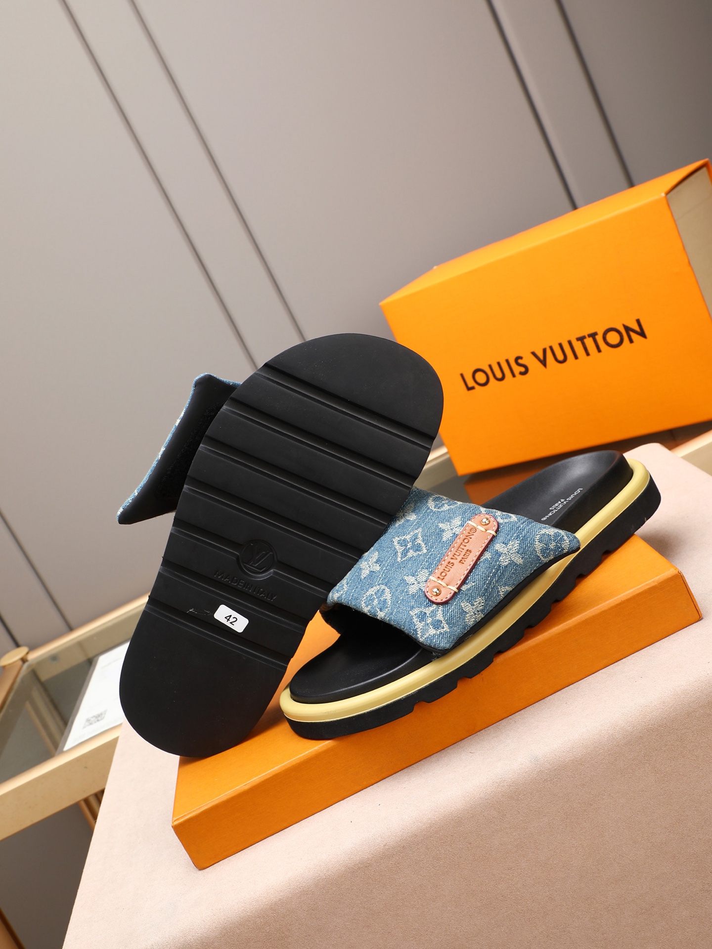 LV 一比一 Monogram牛仔蓝黑厚底拖鞋 簡約百搭款| 13 LV 一比一 Monogram牛仔蓝黑厚底拖鞋 簡約百搭款